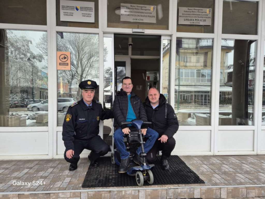 l_ab8101262e567e5e177b949e1e503b3a