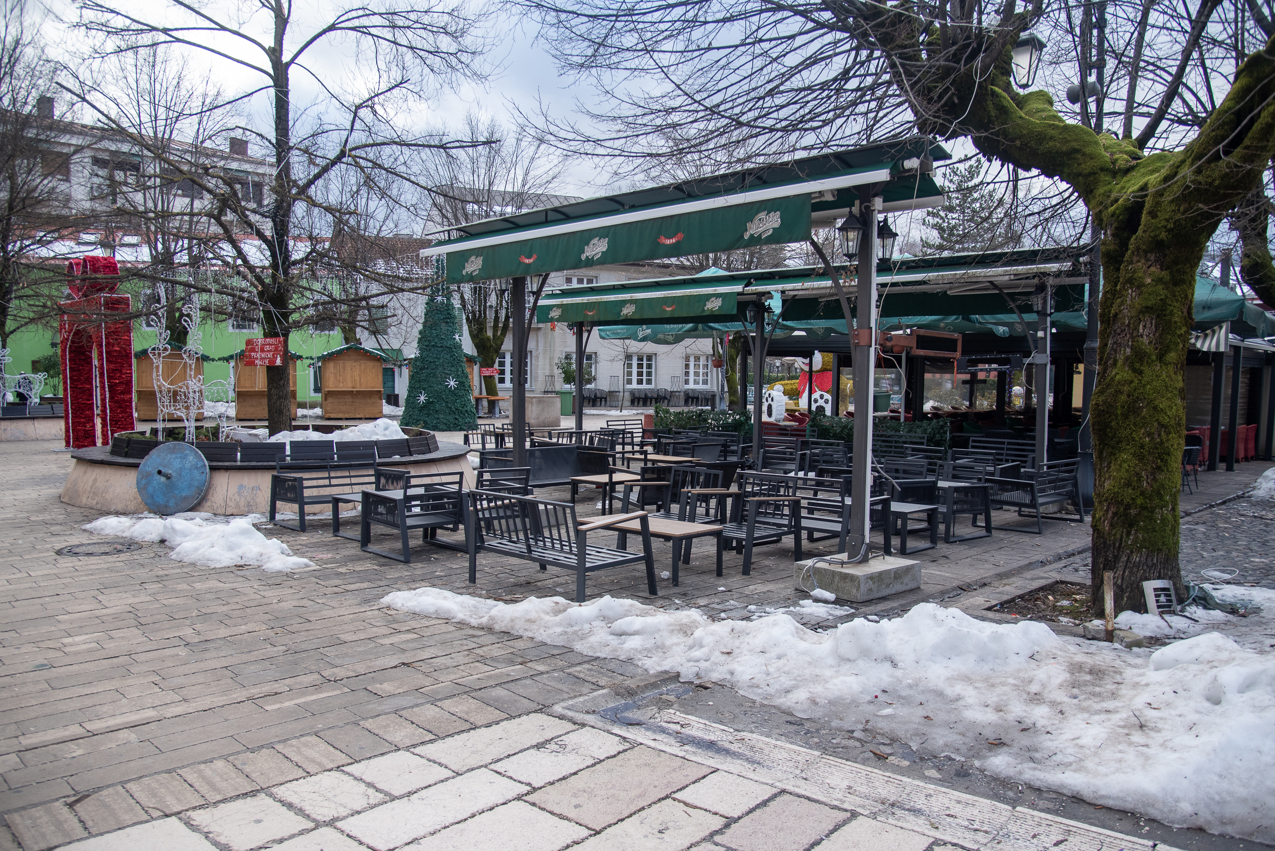 Prazne ulice, tišina i nevjerica dan nakon masakra na Cetinju