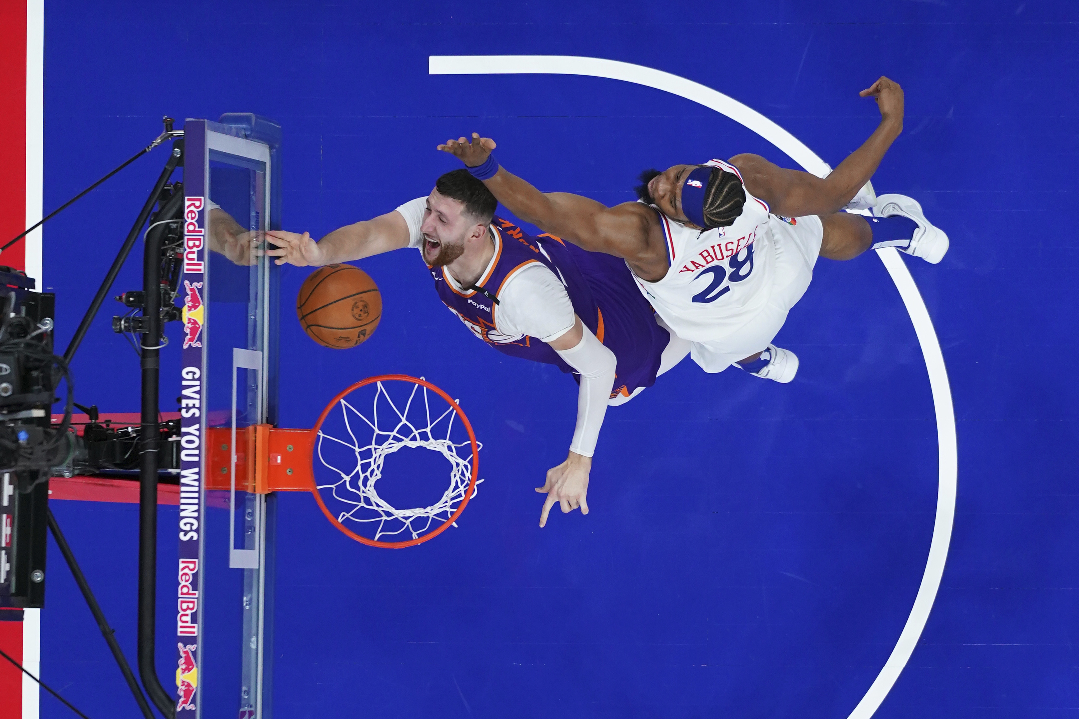 Suns 76ers Basketball