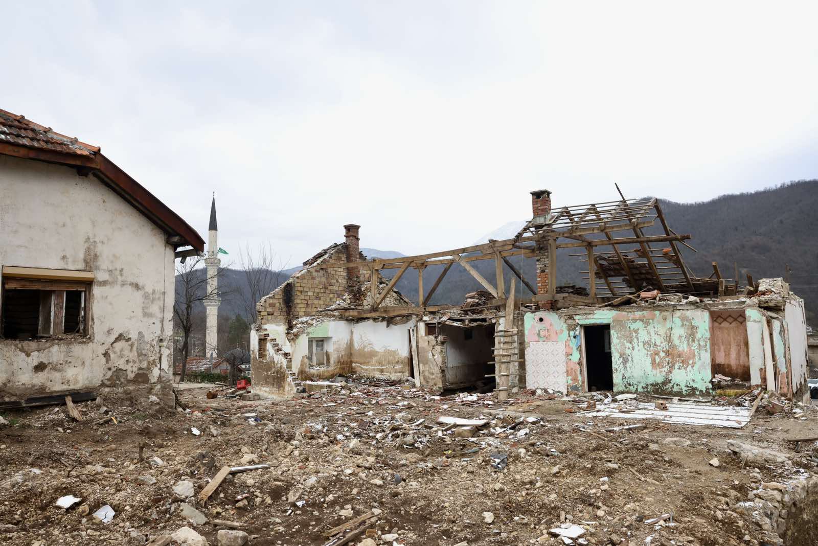 ruševina, ruševine, jablanica, poplave, džamija u jablanici