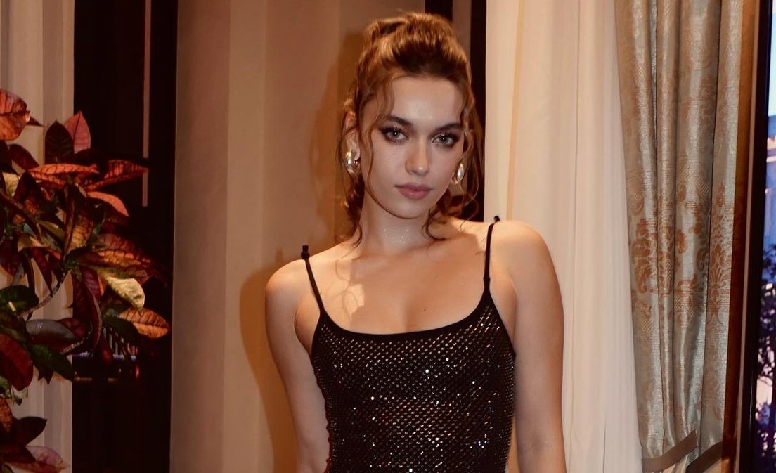 62998183-afra-saracoglu