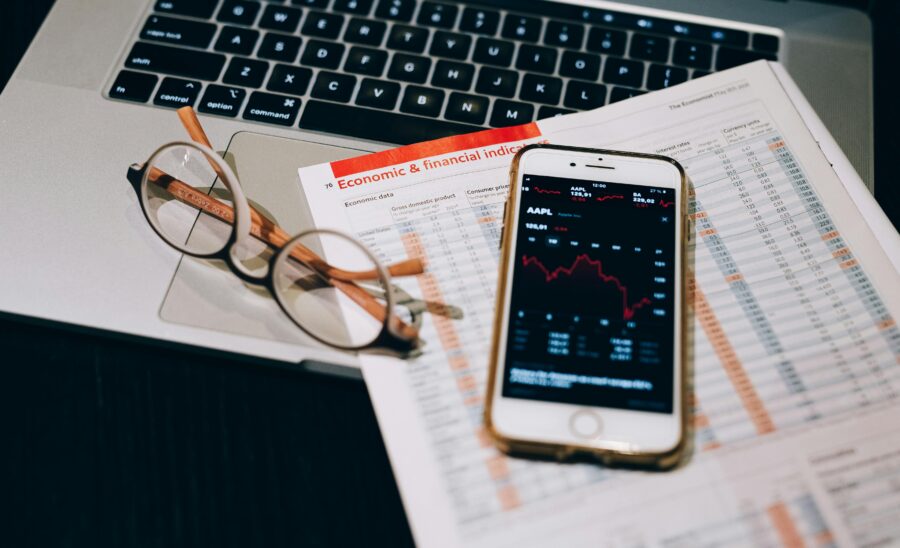 1737094633-pexels-leeloothefirst-7873555-900x548