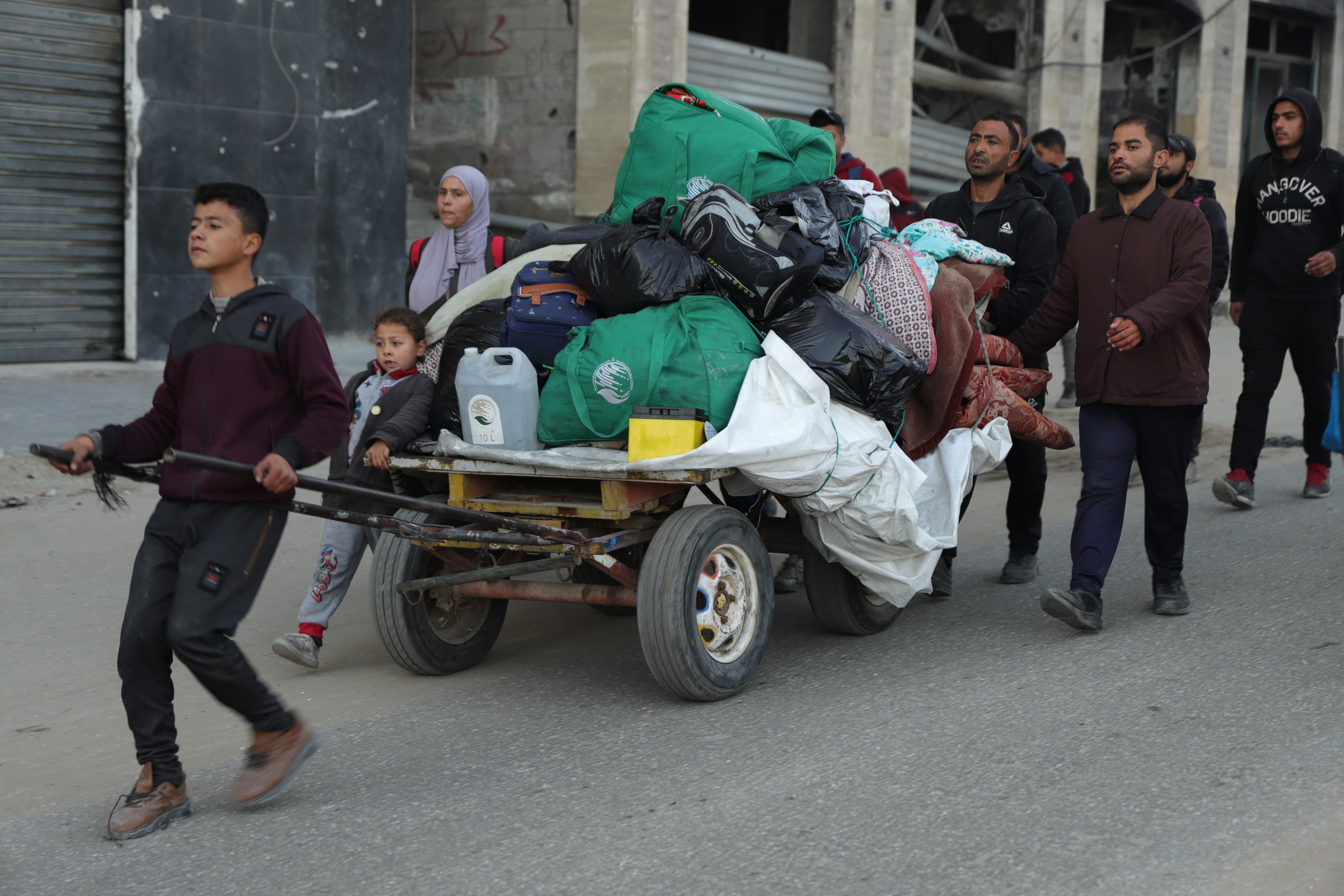 Palestinci pohrlili domovima nakon što je nastupio prekid vatre