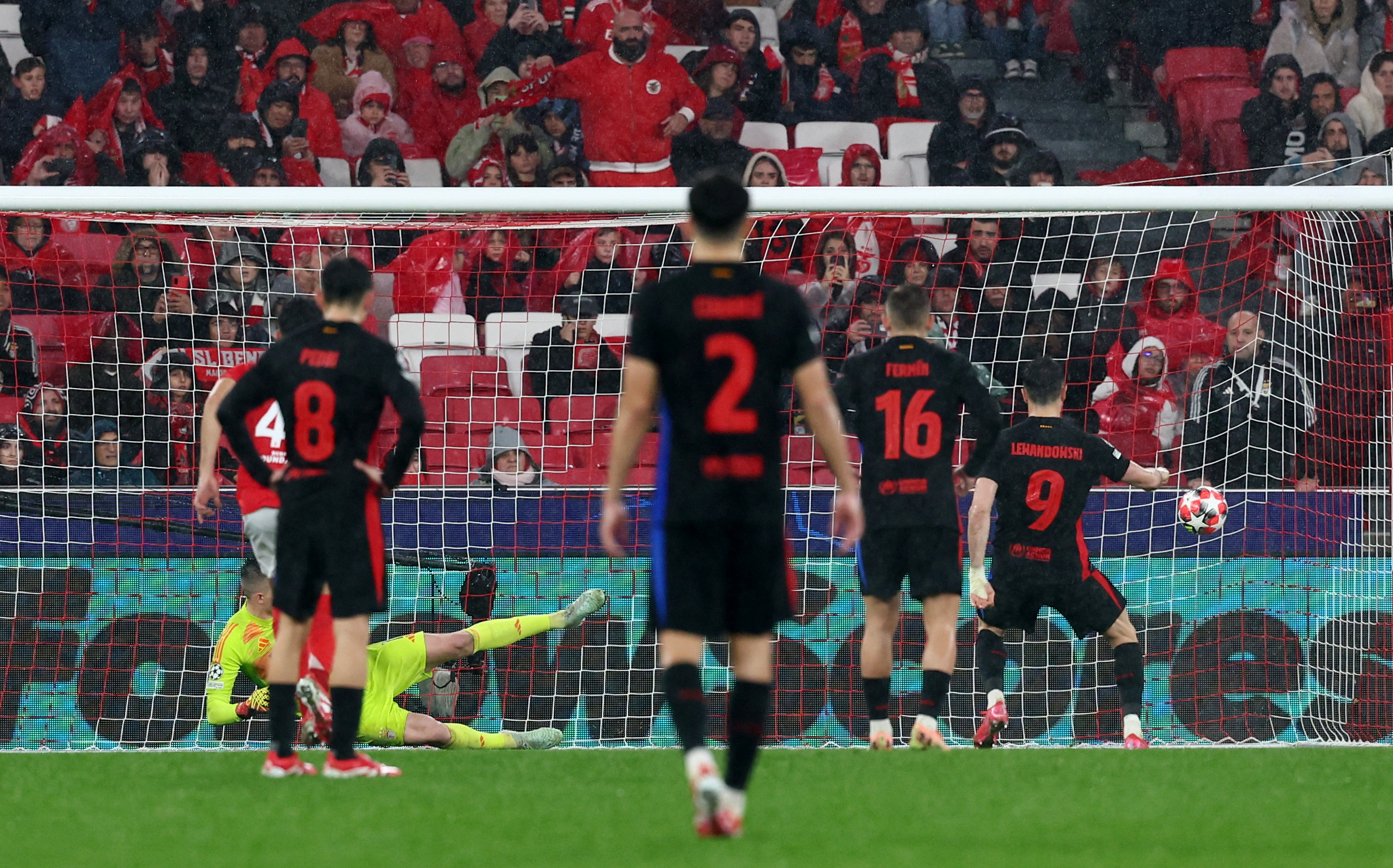 Champions League - Benfica v FC Barcelona
