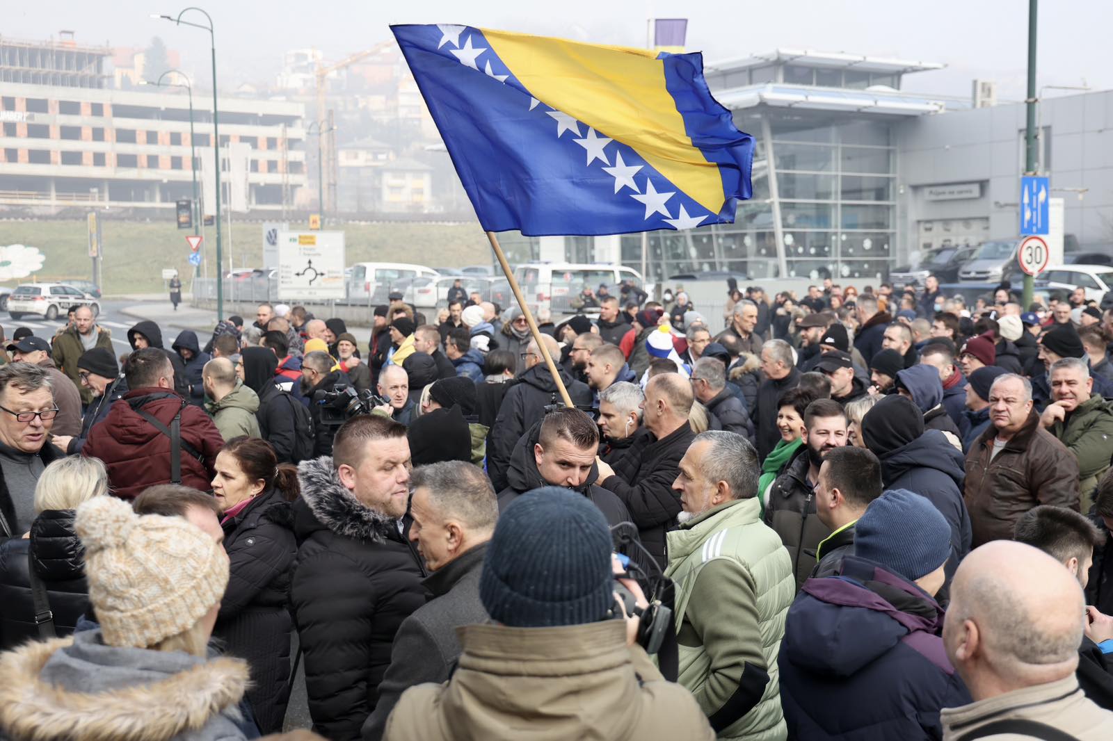 Protesti privrednika ispred zgrade Vlade FBiH/ Foto: F.Z./N1