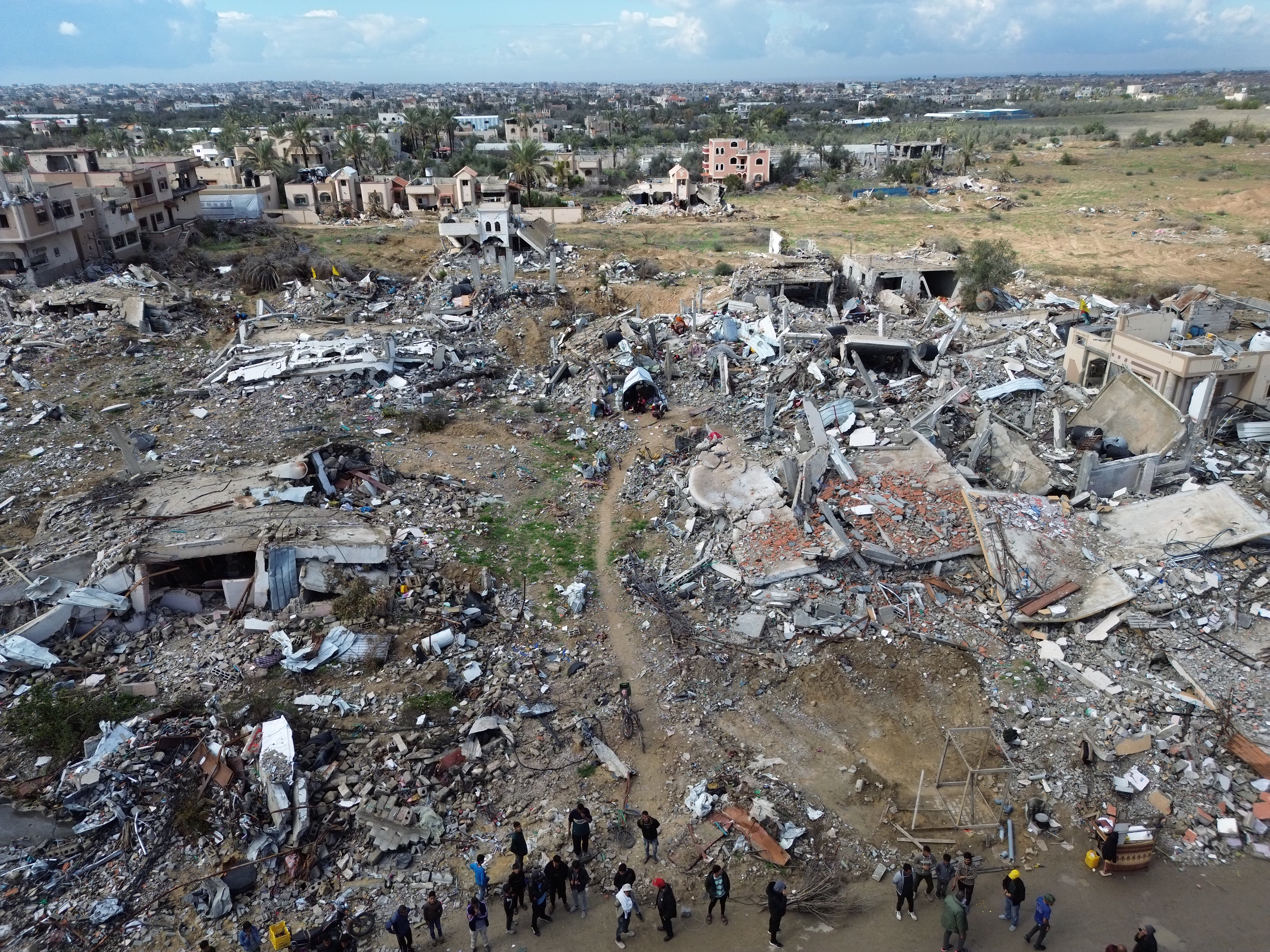 Prva molitva petkom nakon prekida vatre u ruševinama Pojasa Gaze