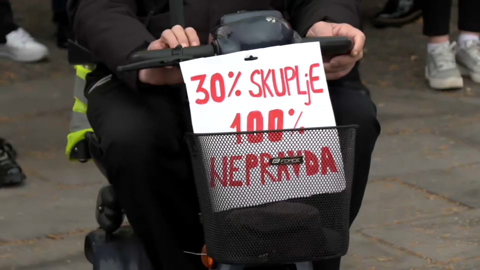 1737982033-protesti-u-tuzli-zbog-povecanja-cijena-gips1.png