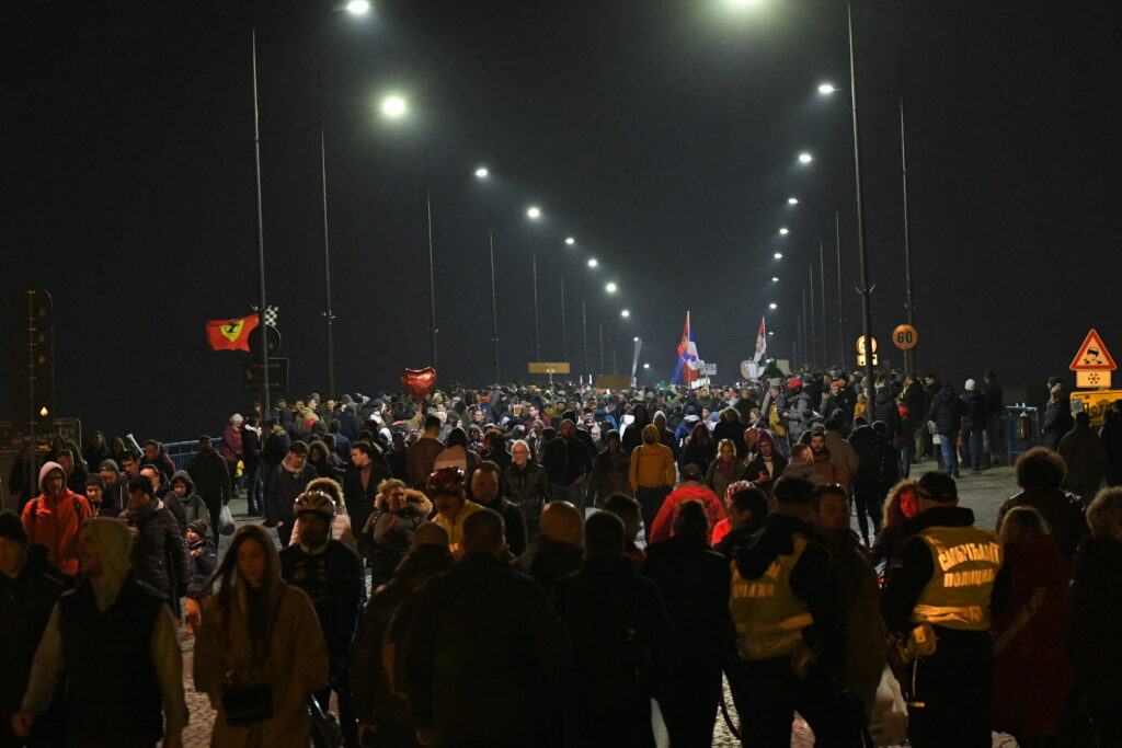 Novi Sad akcija Tri meseca - tri mosta