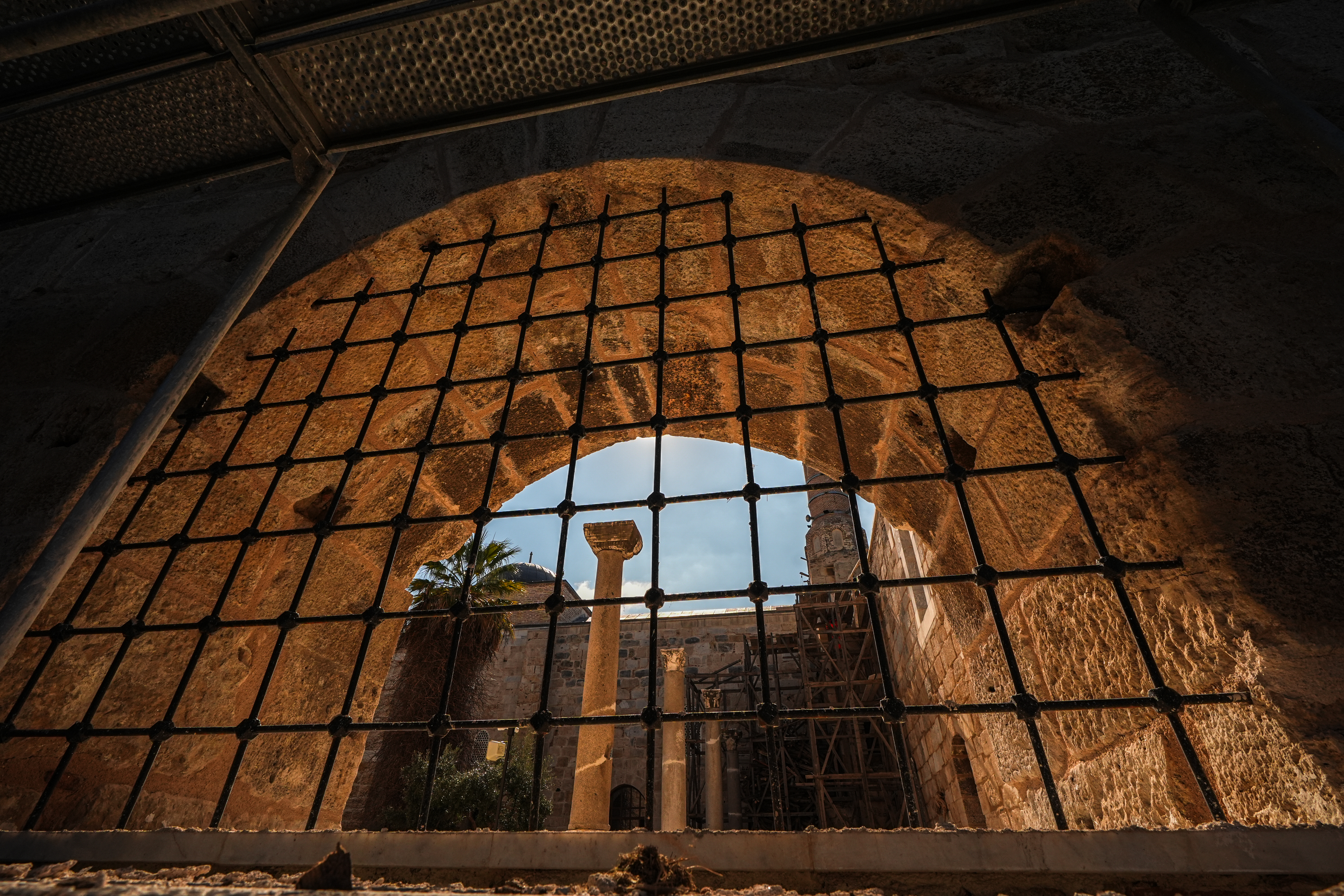 Isa-begova džamija stara 650 godina ponovno se okuplja sa zajednicom na prvoj teraviji