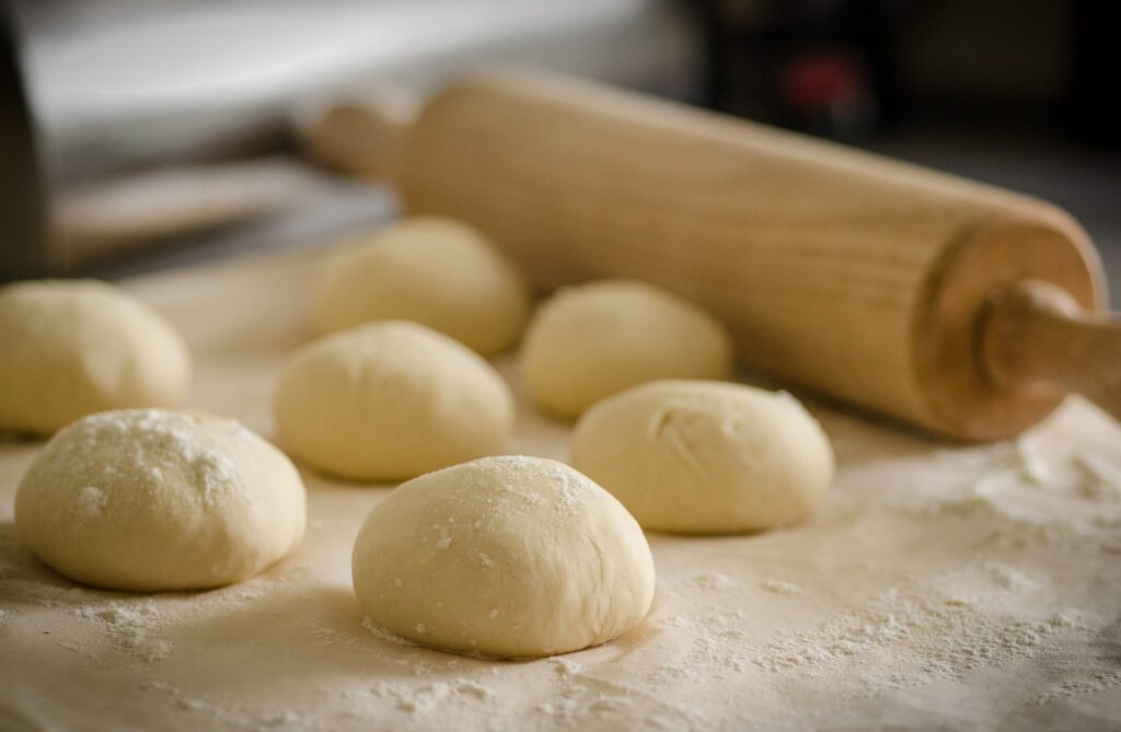 1733121729-dough-943245_1920-1024x669