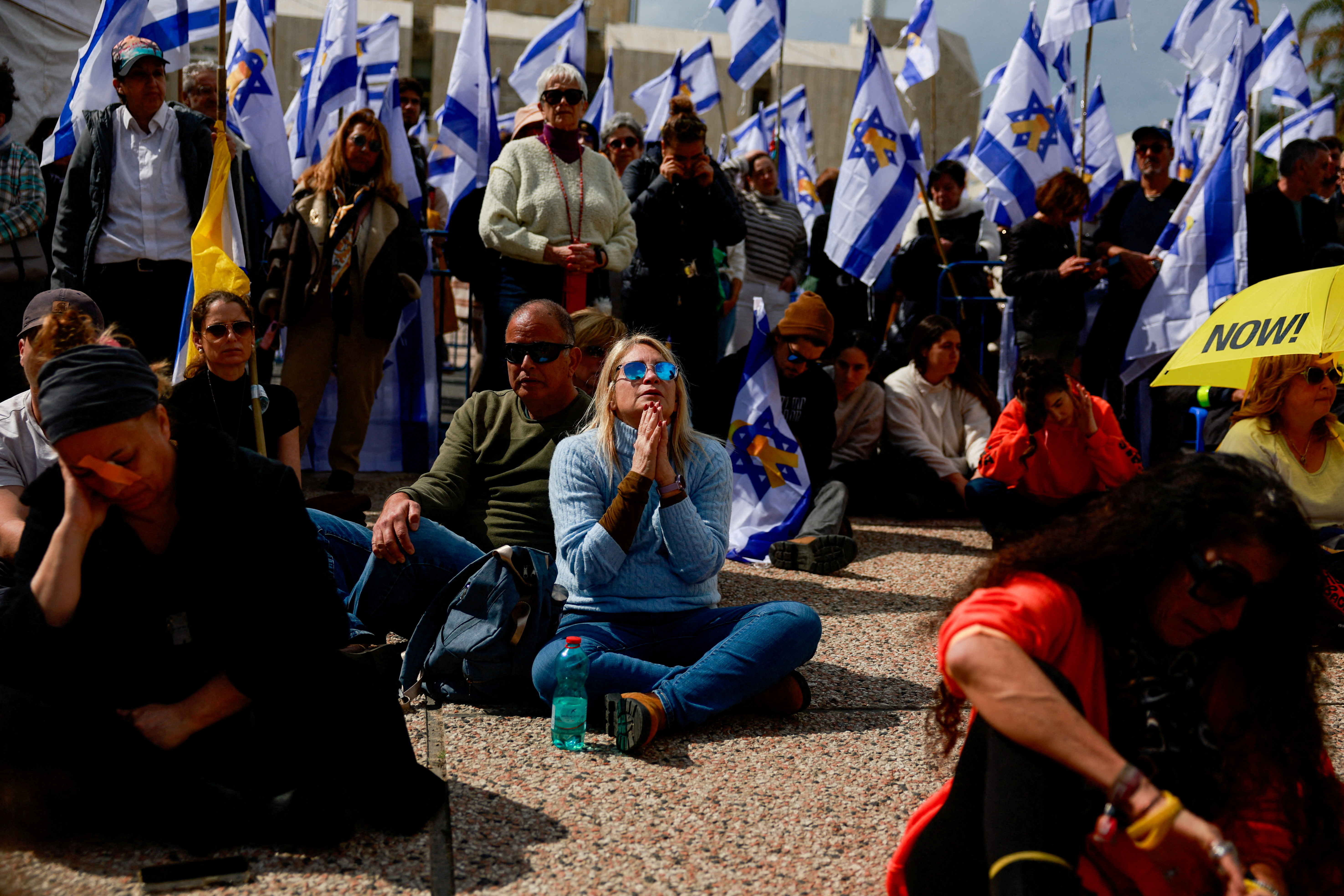 Hostages-prisoners swap deal between Hamas and Israel