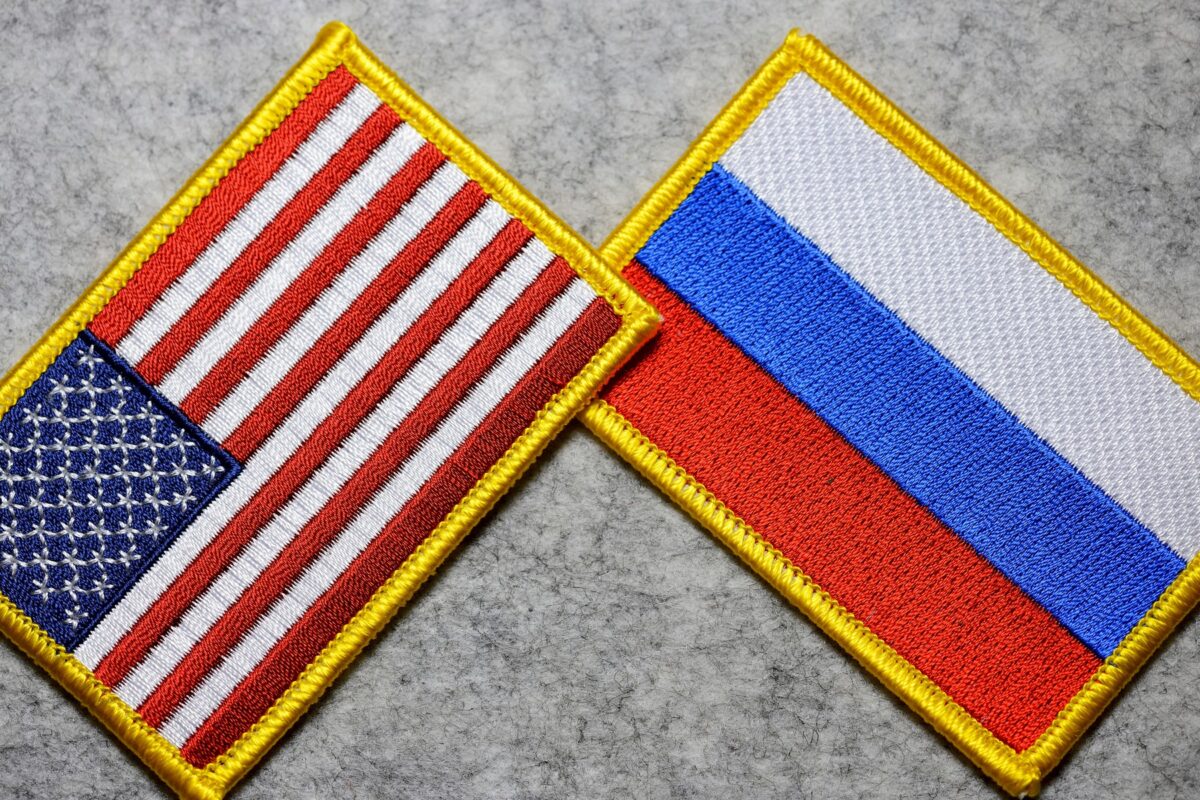 Flags of the USA and Russia
