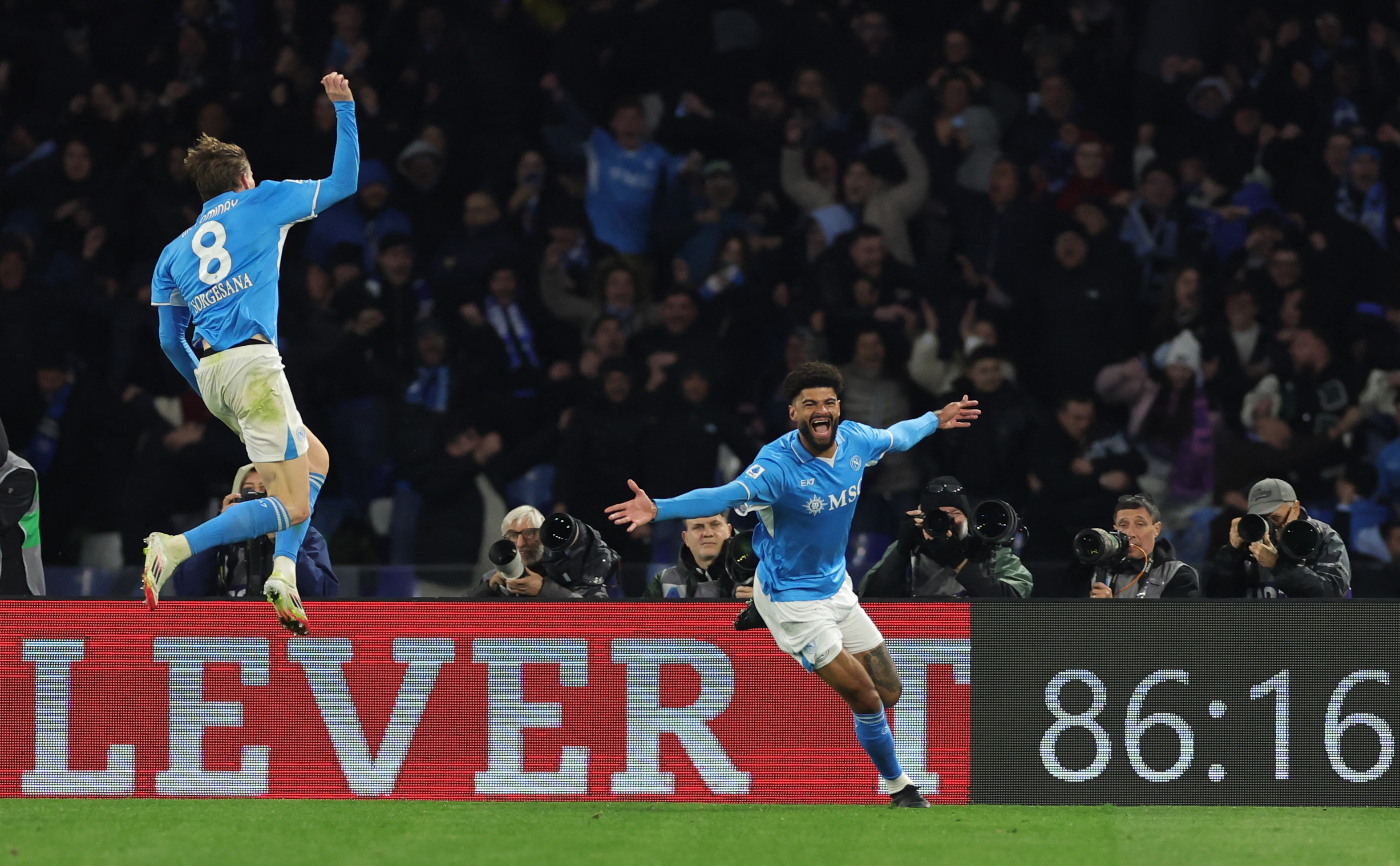 REUTERS/Ciro De Luca