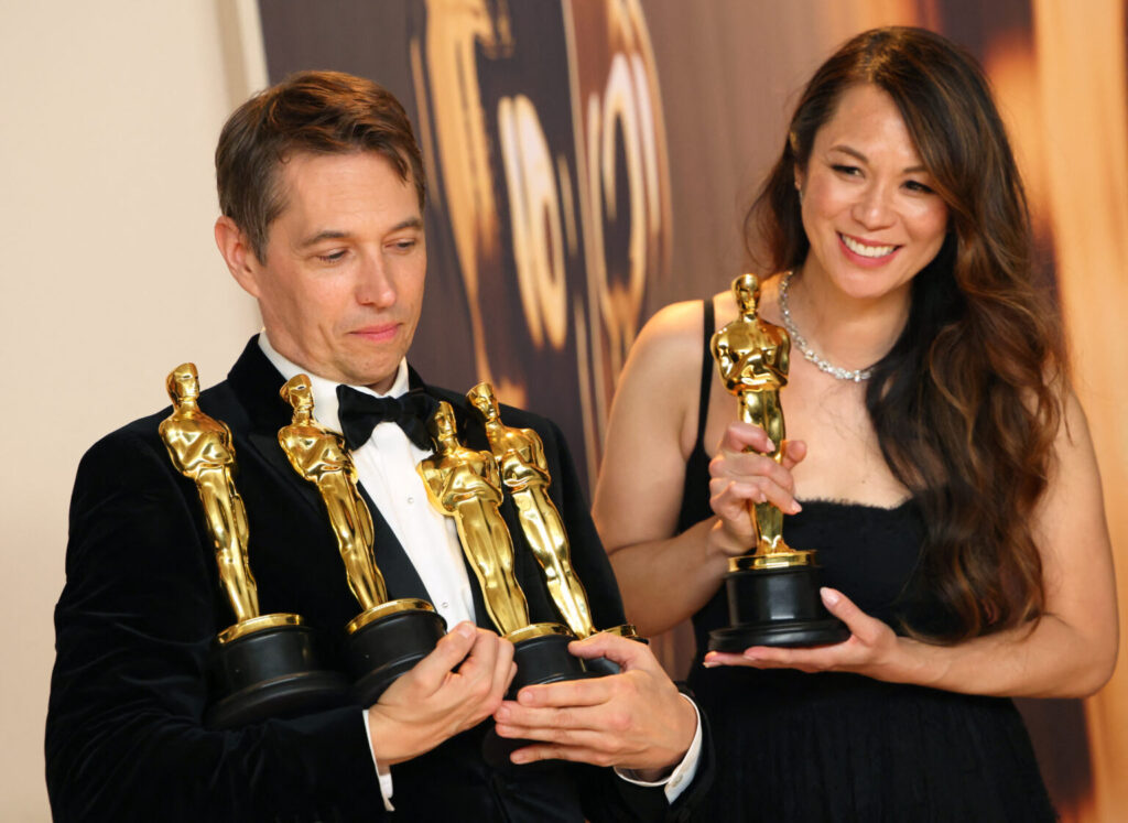 1740982590-1740981184-2025-03-03T052950Z_1001248518_HP1EL330F9N7H_RTRMADP_3_AWARDS-OSCARS-1536x1121-1024x747.jpg