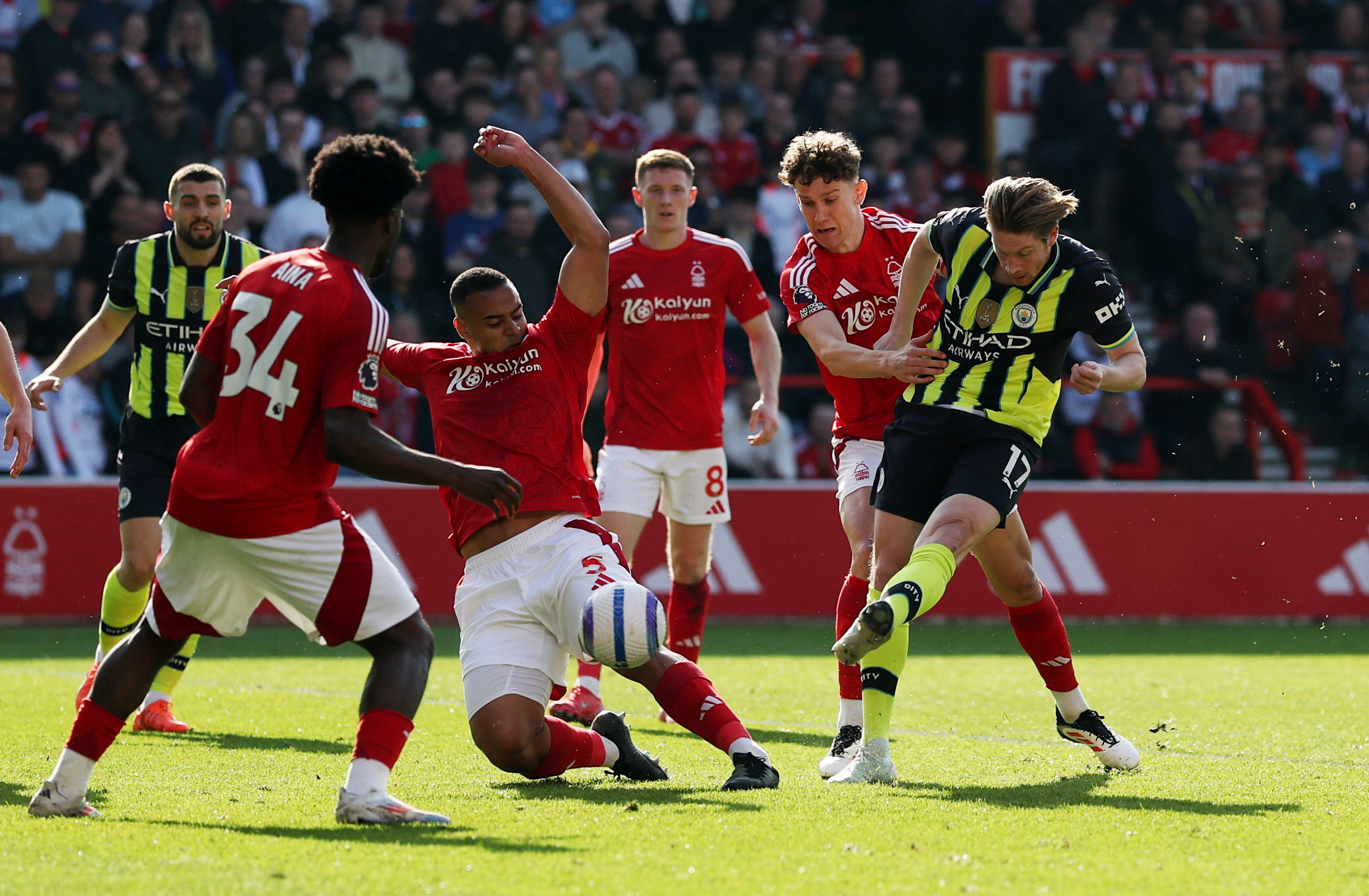 Premier League - Nottingham Forest v Manchester City