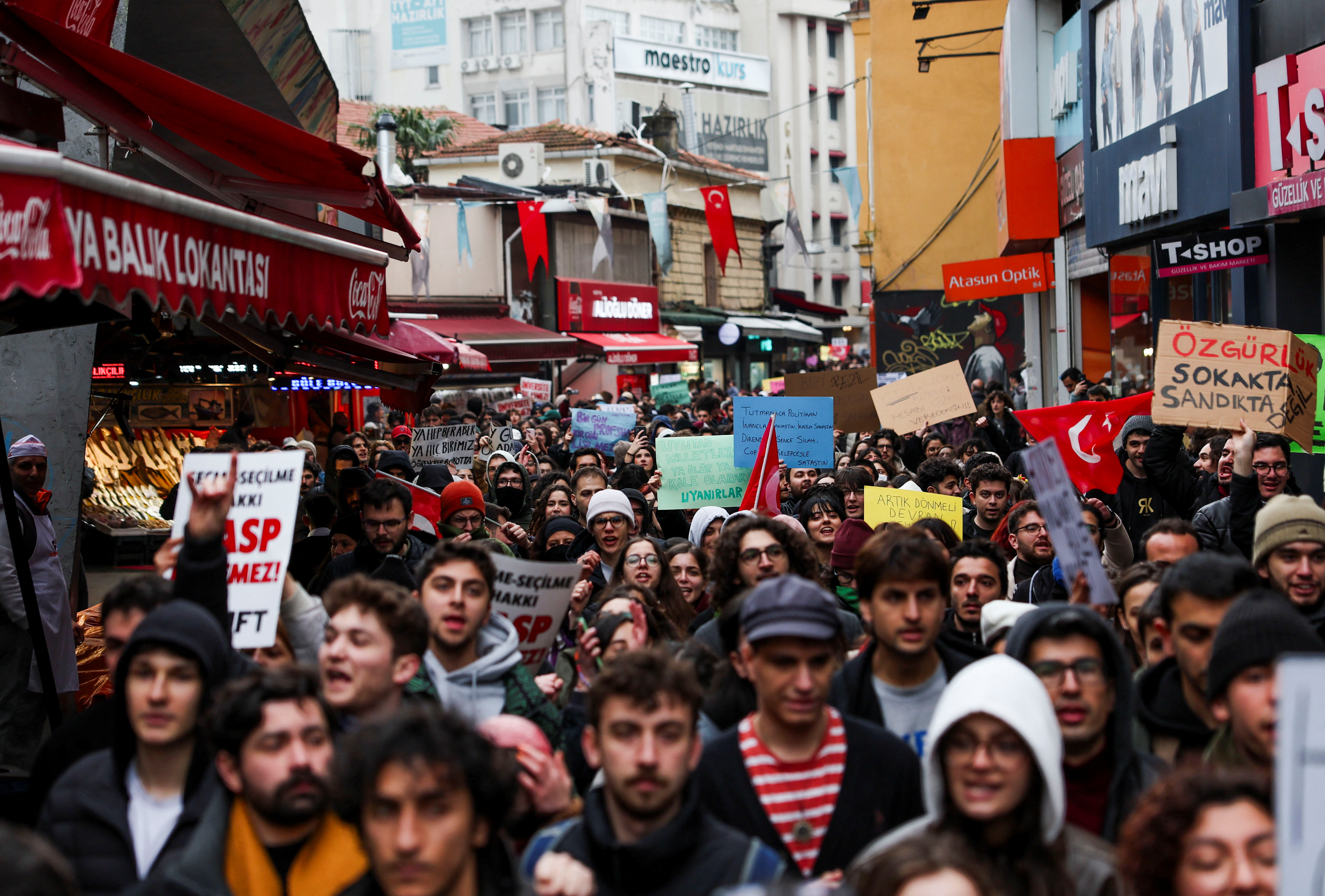 Protesti zbog hapšenja gradonačelnika Istanbula Ekrema Imamoglua