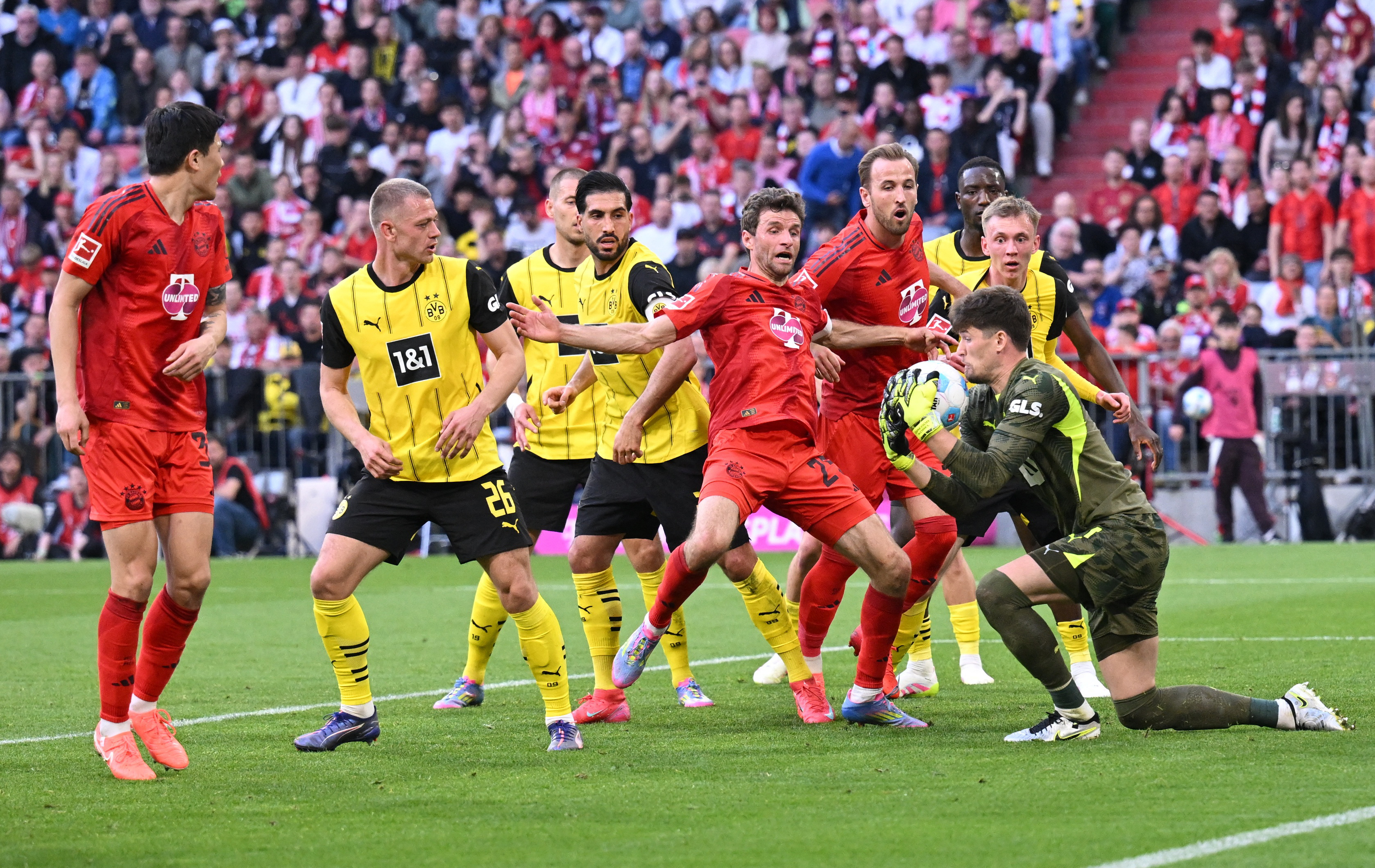 Bundesliga - Bayern Munich v Borussia Dortmund