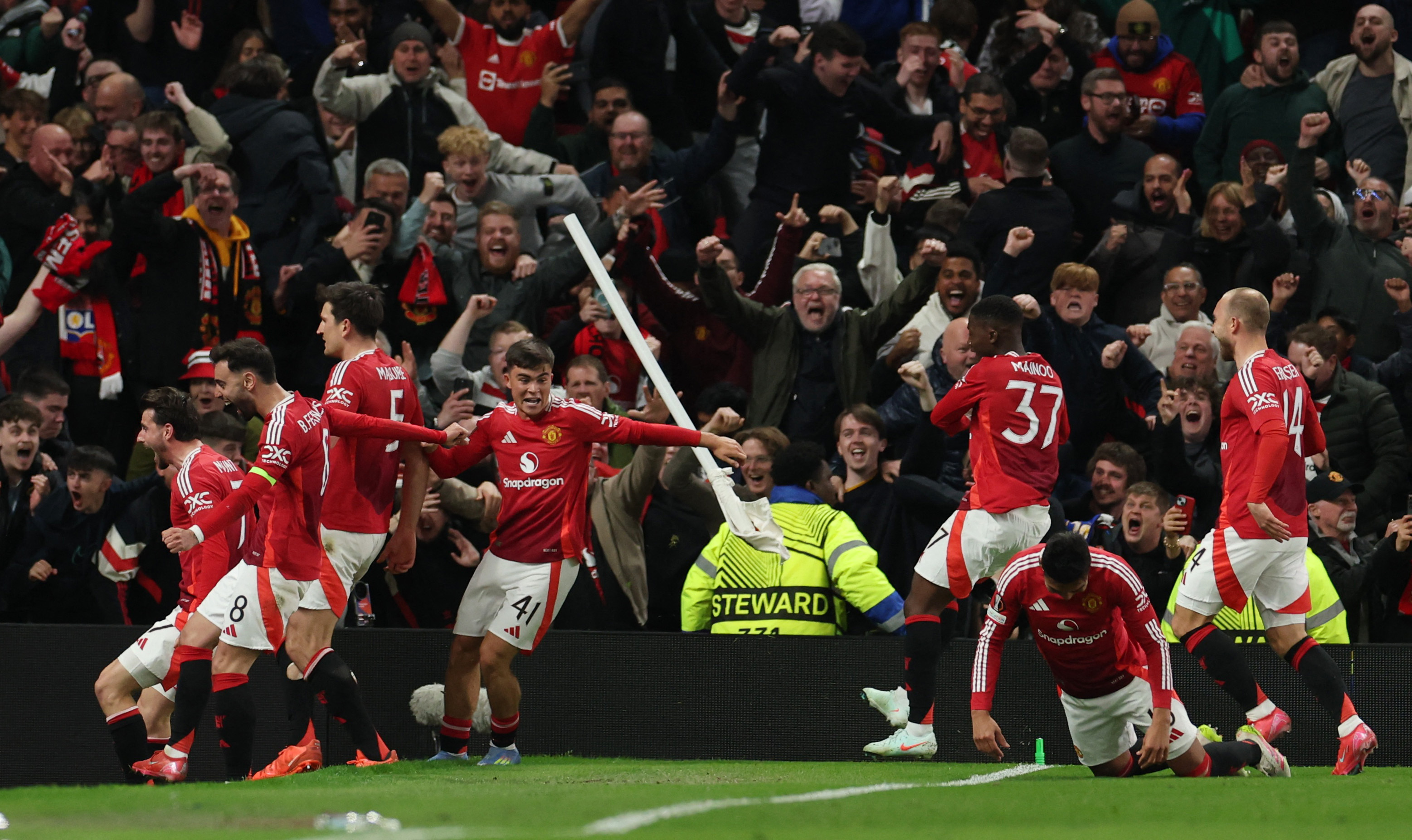 Europa League - Quarter Final - Second Leg - Manchester United v Olympique Lyonnais