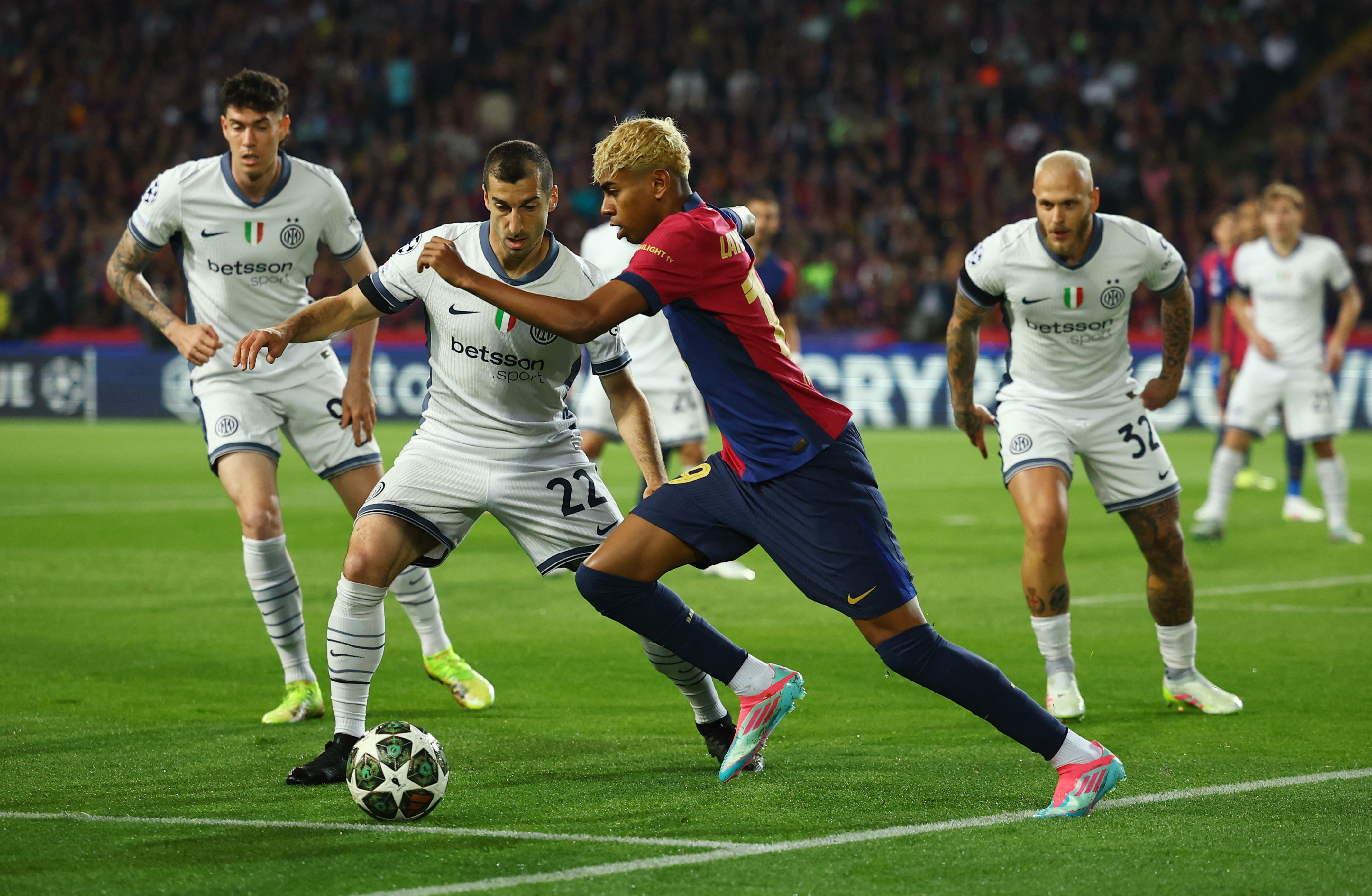 Champions League - Semi Final - First Leg - FC Barcelona v Inter Milan