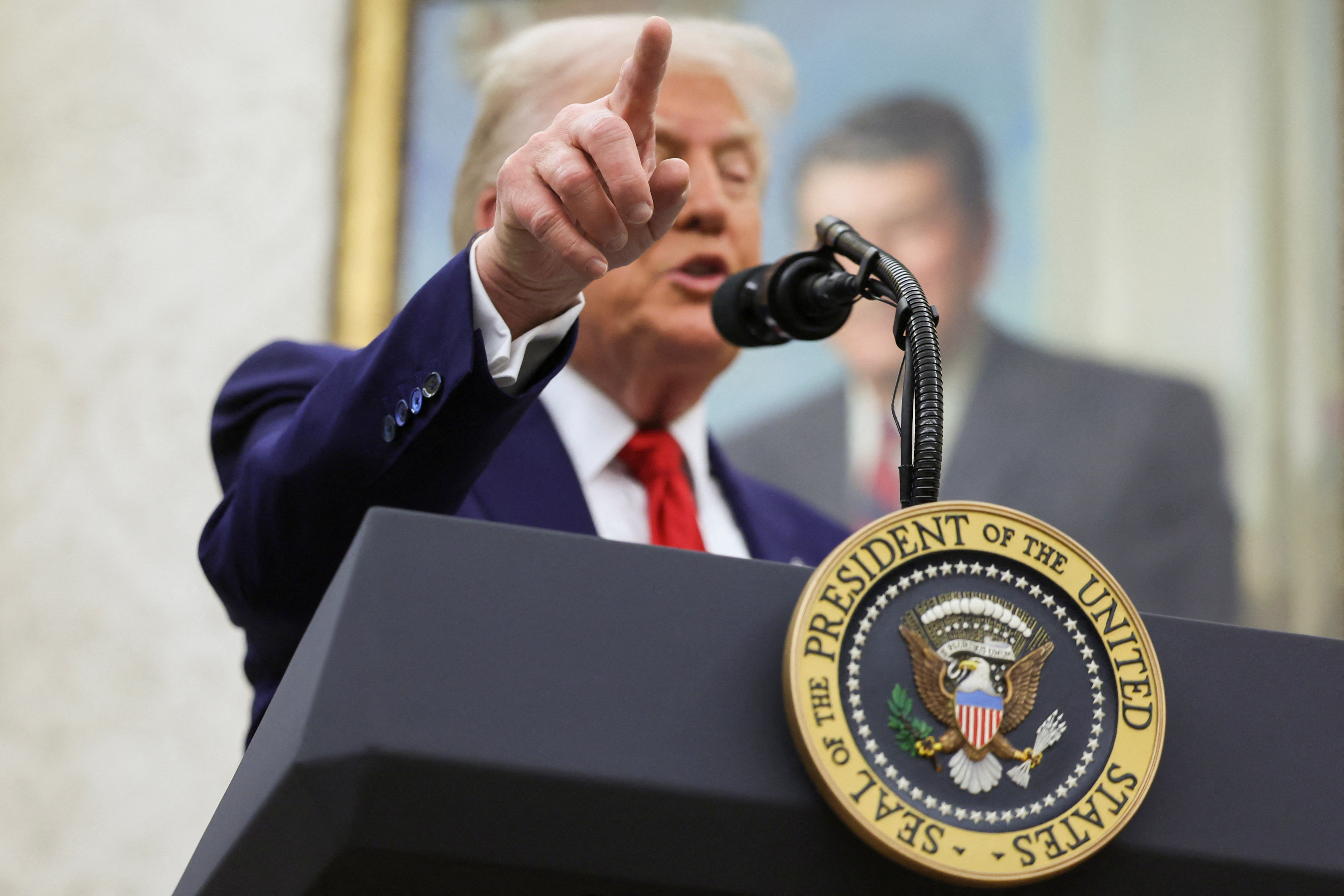 2025-05-28T165239Z_1404679688_RC2ZQEACI3MG_RTRMADP_3_USA-TRUMP