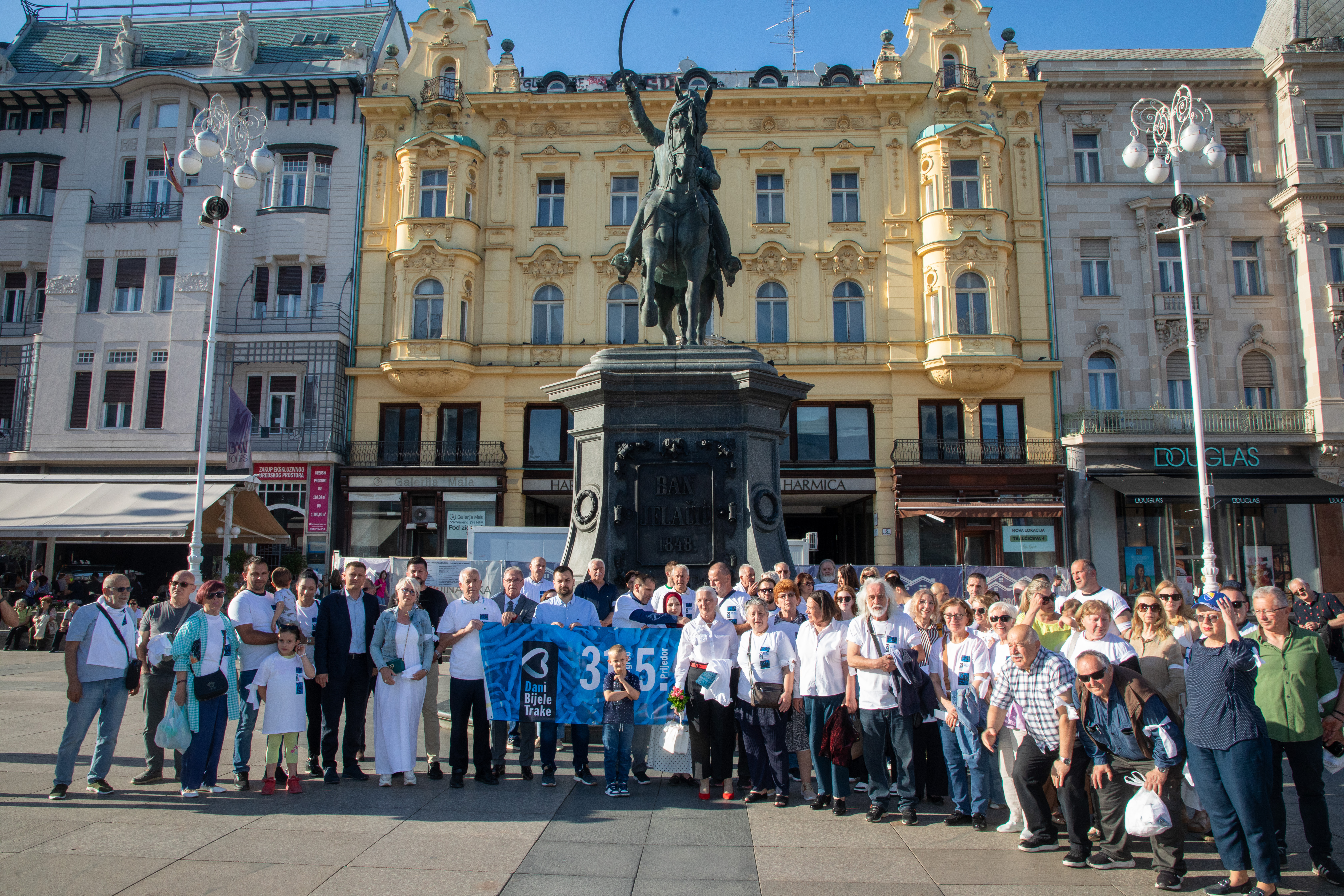 AA-20250531-38145449-38145445-U_ZAGREBU_OBILJEZEN_DAN_BIJELIH_TRAKA_U_ZNAK_SJECANJA_NA_PRIJEDORSKE_ZRTVE