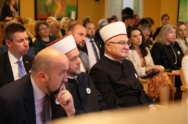 Direktor Muhamed Jusić i muftije Senaid Kobilica i Aziz Hasanović