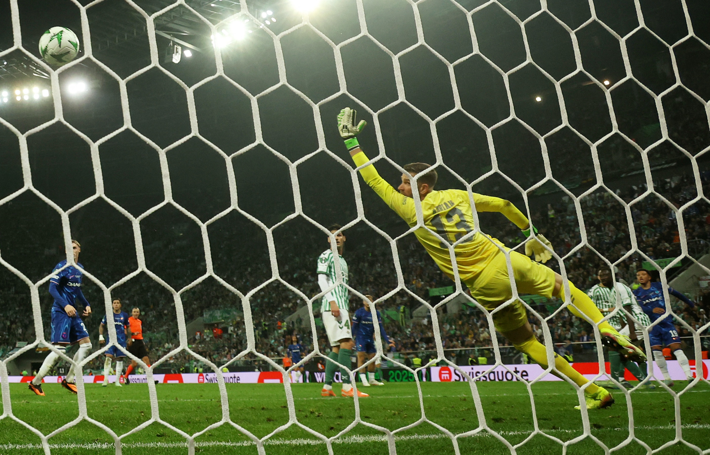 2025-05-28T213908Z_387634308_UP1EL5S1O56UD_RTRMADP_3_SOCCER-CONFERENCE-BET-CHE-REPORT