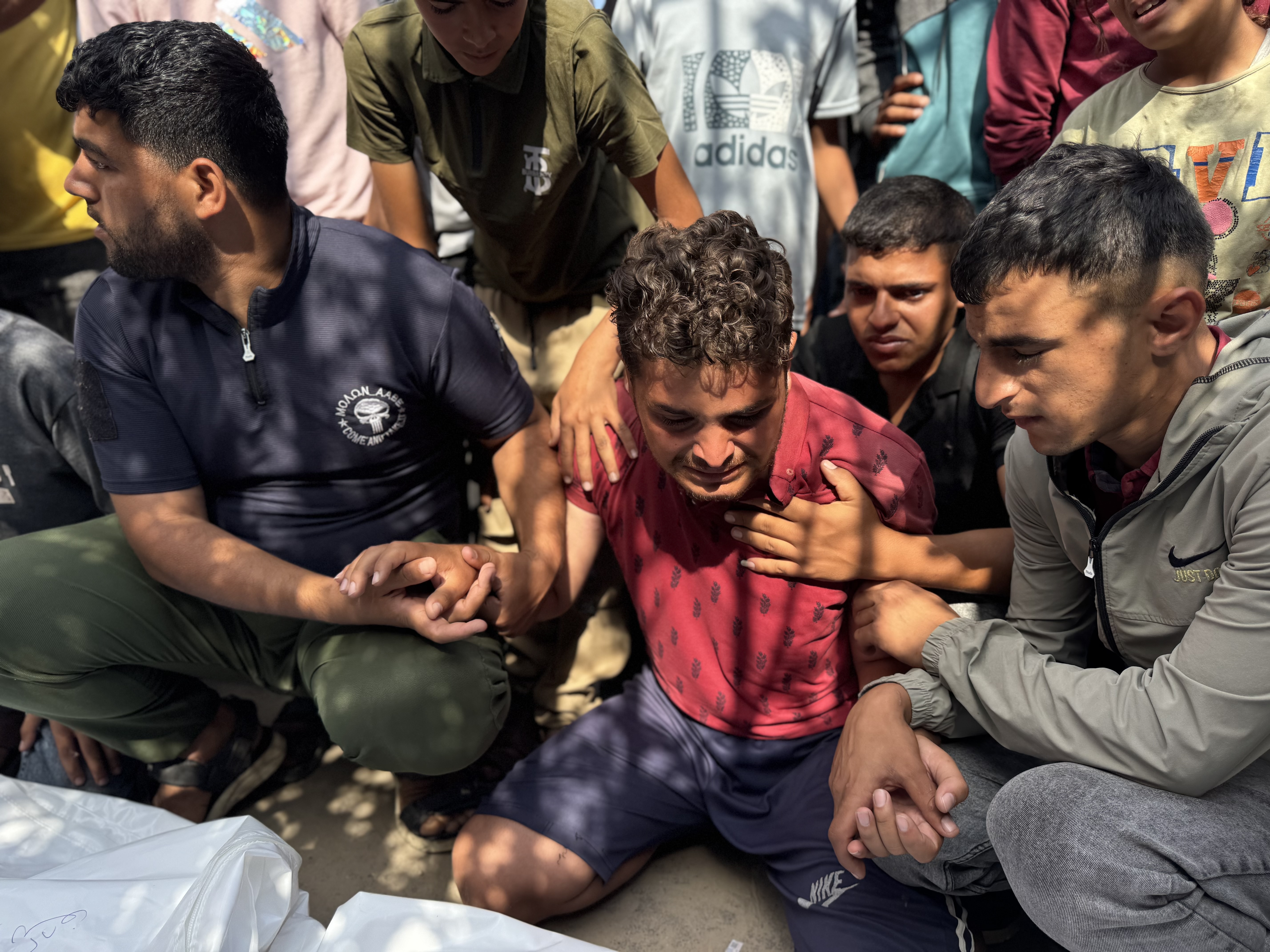 10_POGINULIH_U_IZRAELSKOM_NAPADU_NA_IZBJEGLICKI_SATOR_U_GAZa