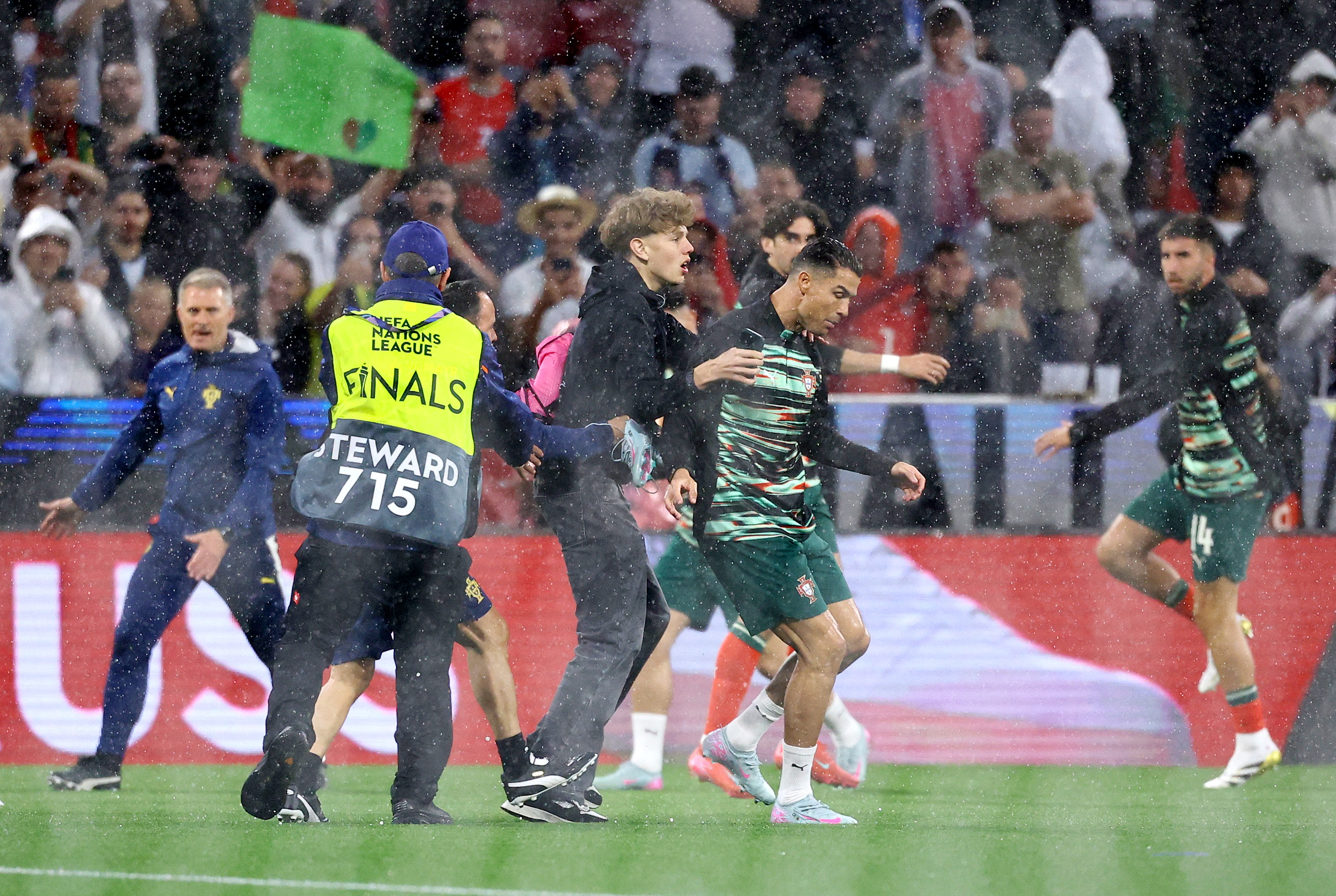 2025-06-04T183628Z_1342124490_UP1EL641FORHS_RTRMADP_3_SOCCER-UEFANATIONS-GER-POR-REPORT