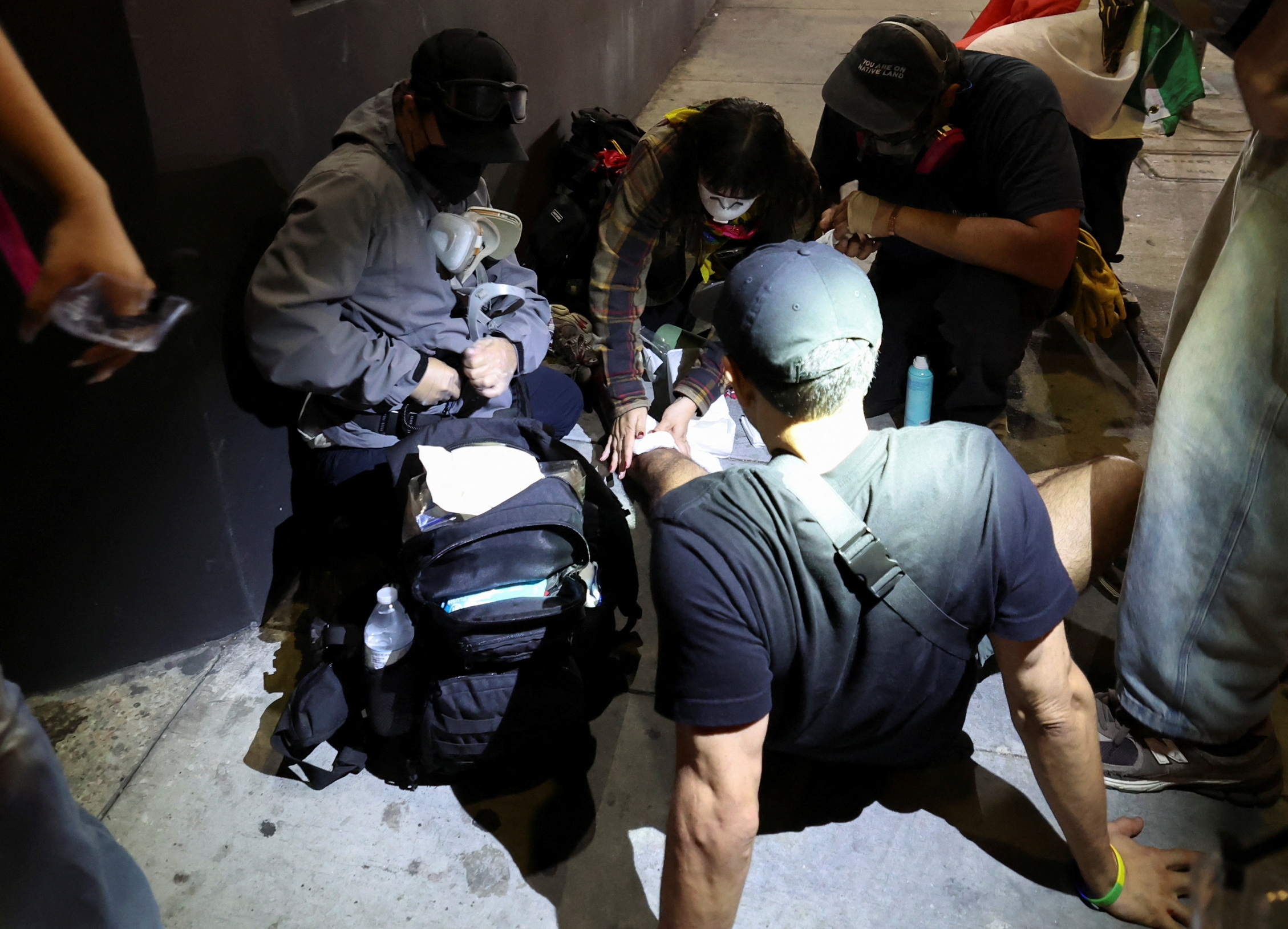 2025-06-09T035609Z_1544473068_RC2RYEAQ081H_RTRMADP_3_USA-MIGRATION-PROTEST-LOS-ANGELES