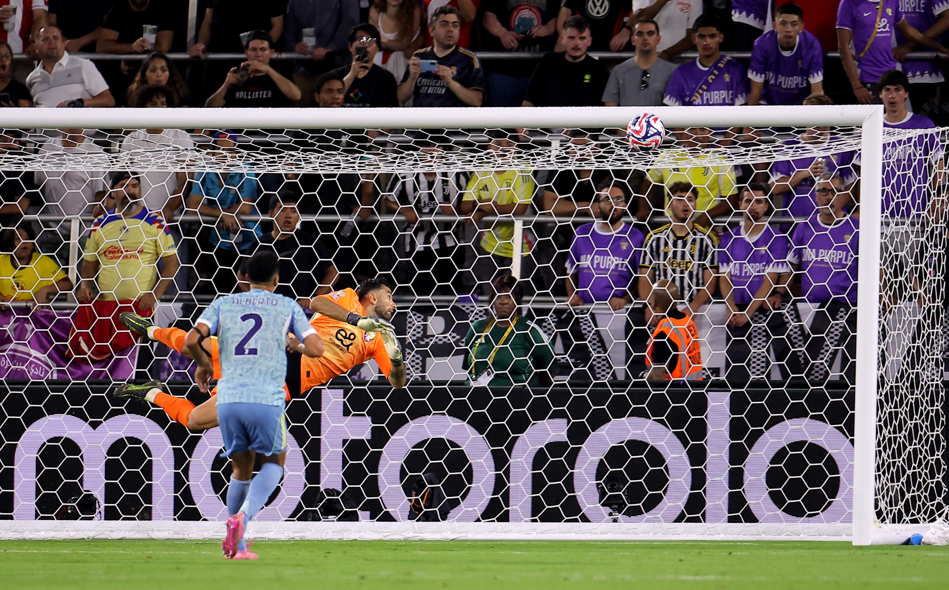 2025-06-19T030544Z_705120608_UP1EL6J08LJX0_RTRMADP_3_SOCCER-CLUB-AIN-JUV