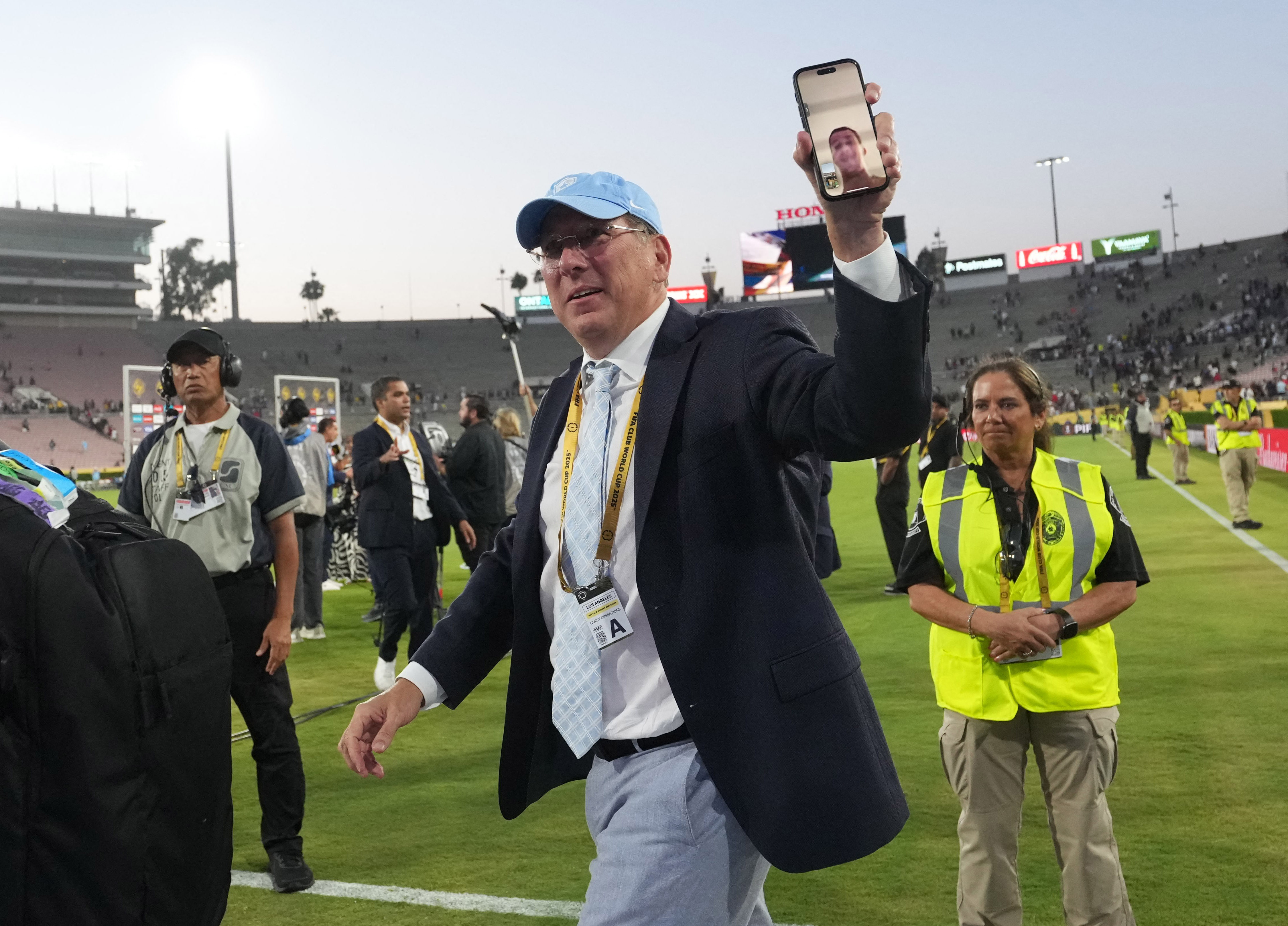 2025-06-20T032354Z_1954650158_UP1EL6K09FSRR_RTRMADP_3_SOCCER-CLUB-PSG-BOT