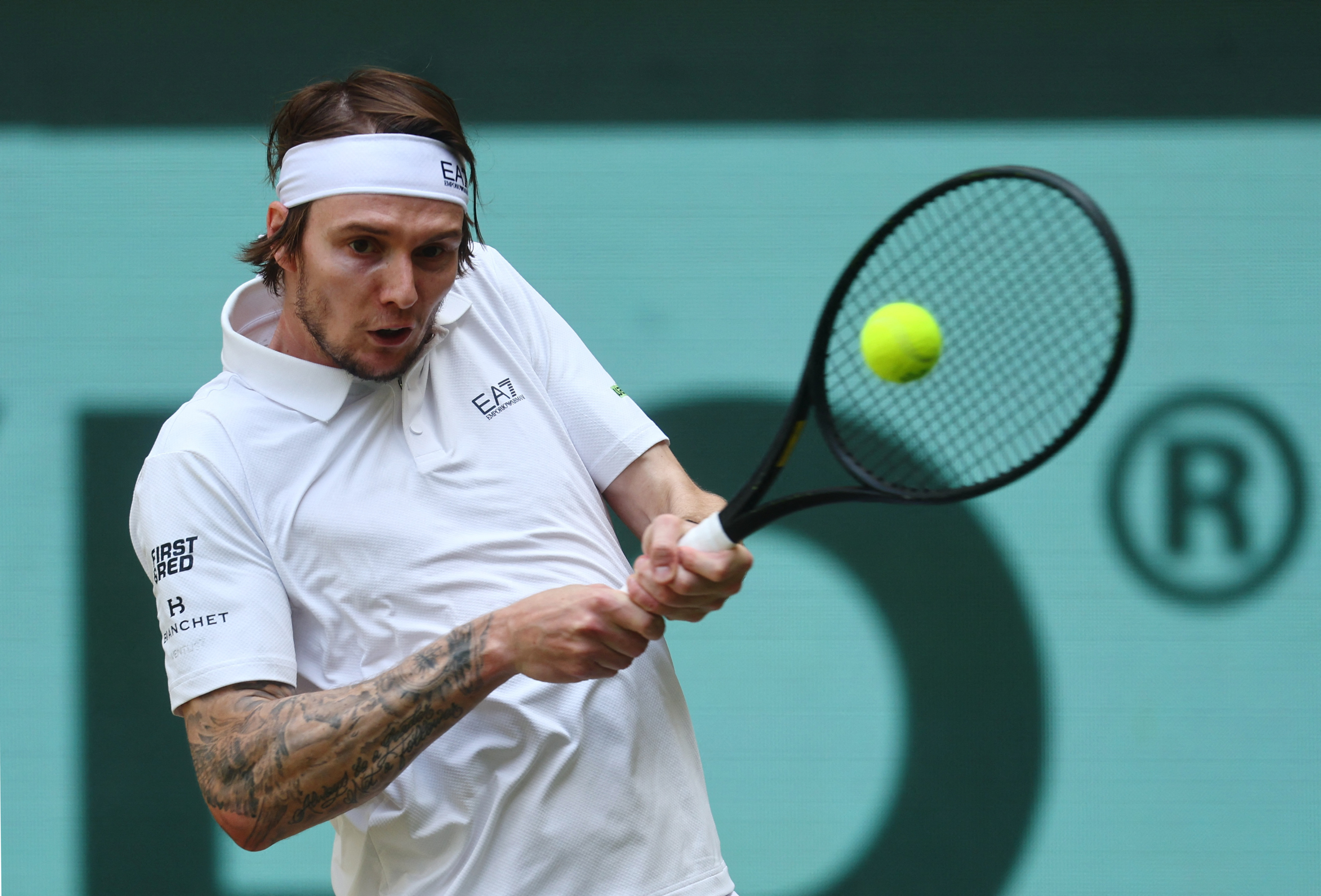 2025-06-22T142725Z_659754422_UP1EL6M145O4B_RTRMADP_3_TENNIS-HALLE