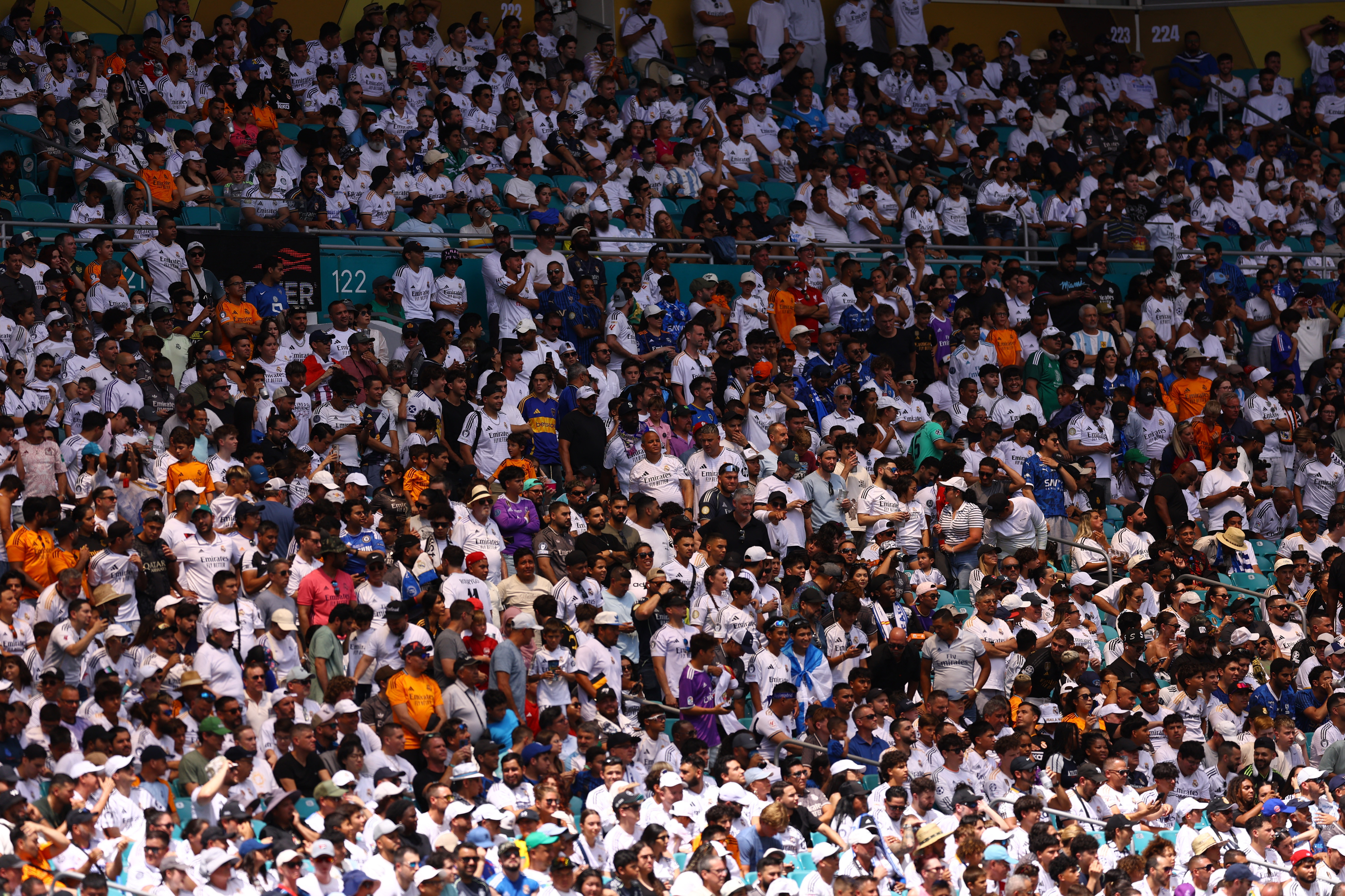 2025-06-18T191926Z_1806647778_UP1EL6I1HODMU_RTRMADP_3_SOCCER-CLUB-RMA-HIL