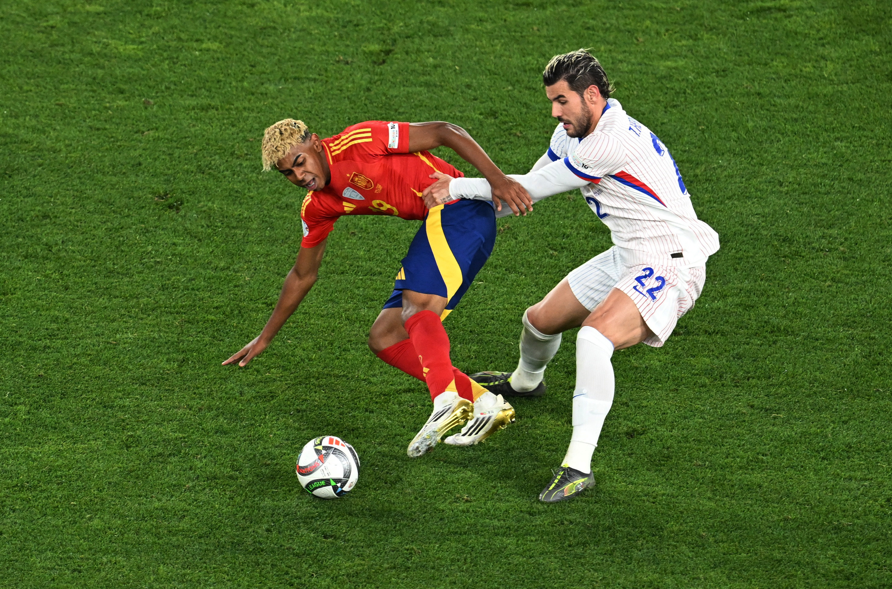 2025-06-05T204254Z_651989924_UP1EL651LJFCT_RTRMADP_3_SOCCER-UEFANATIONS-ESP-FRA-REPORT