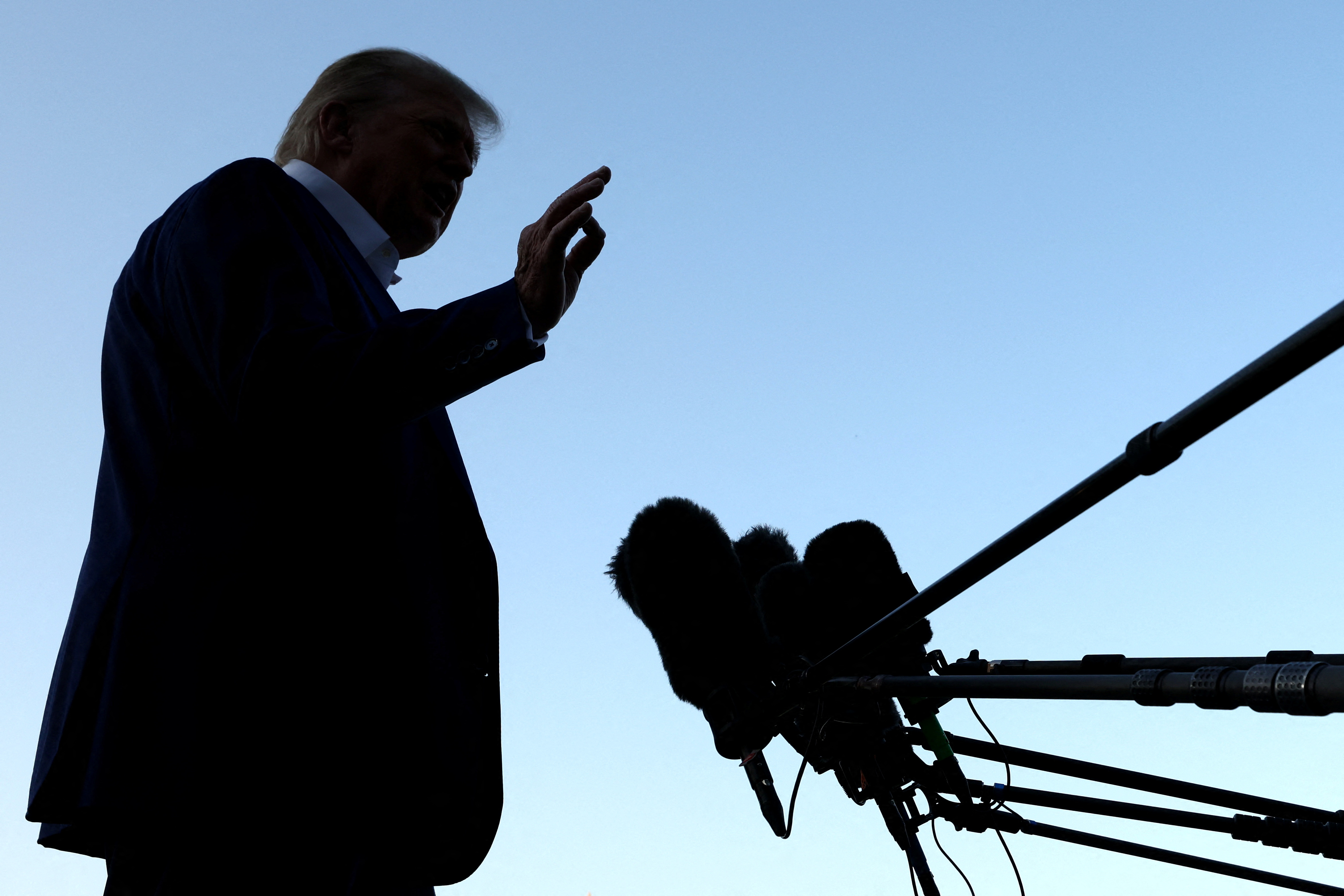 2025-06-24T105702Z_1898582031_RC2Y8FA6TIZV_RTRMADP_3_NATO-SUMMIT-TRUMP