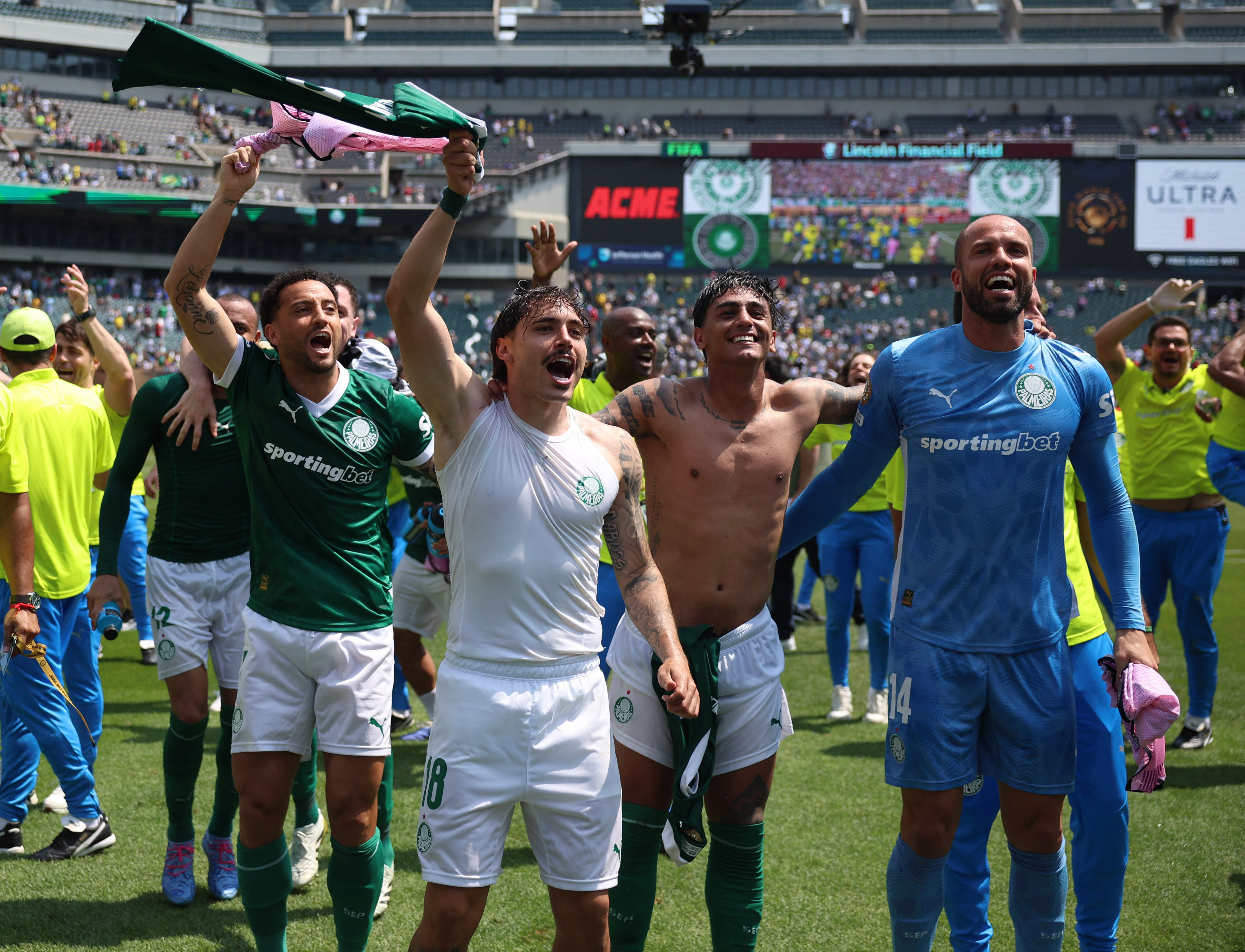 2025-06-28T190727Z_1644694899_UP1EL6S1H4EFJ_RTRMADP_3_SOCCER-CLUB-PAL-BOT