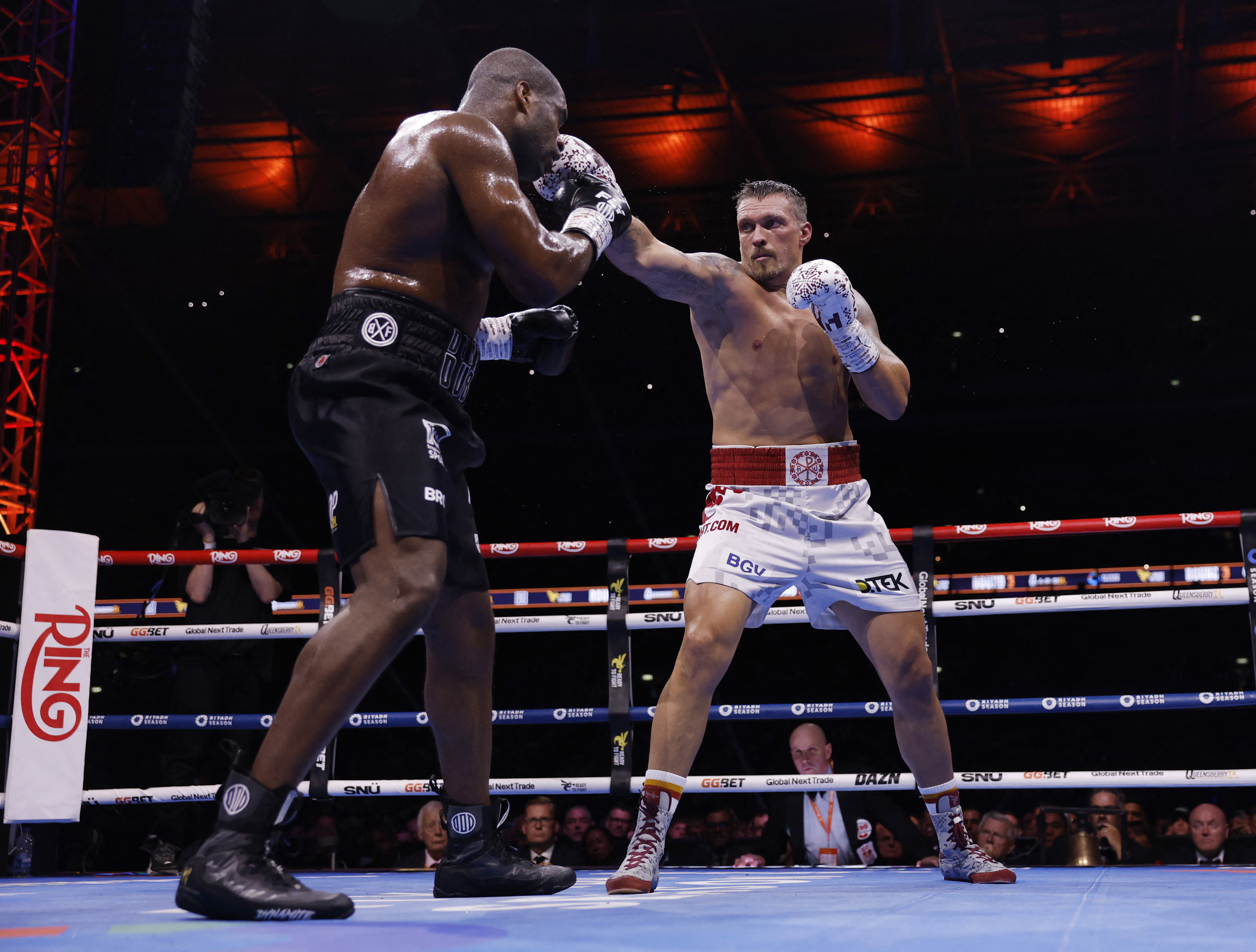 2025-07-19T213032Z_446661131_UP1EL7J1NQV46_RTRMADP_3_BOXING-HEAVYWEIGHT-USYK-DUBOIS