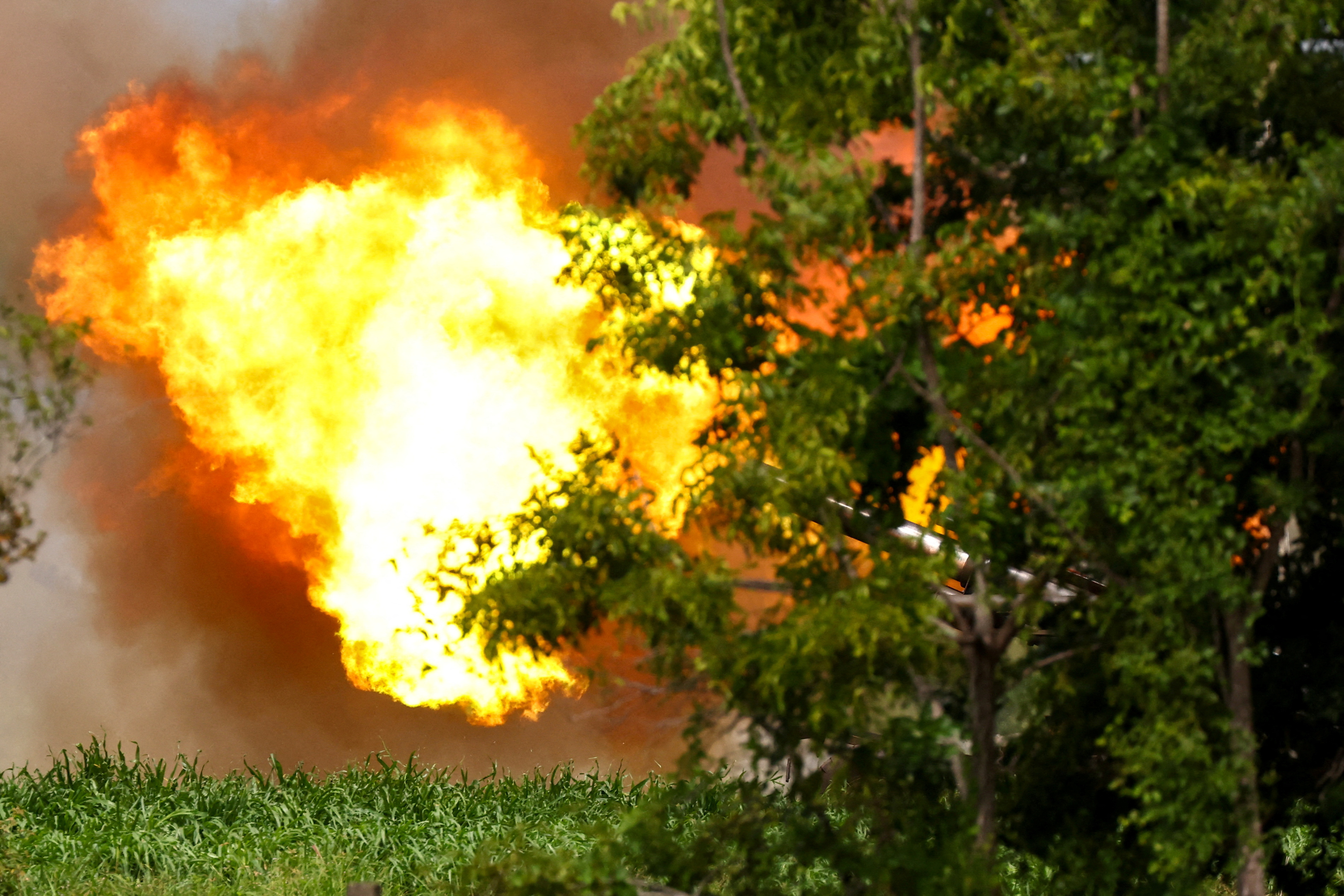 2025-07-25T060837Z_1825225760_RC2ETFAYXWWF_RTRMADP_3_THAILAND-CAMBODIA