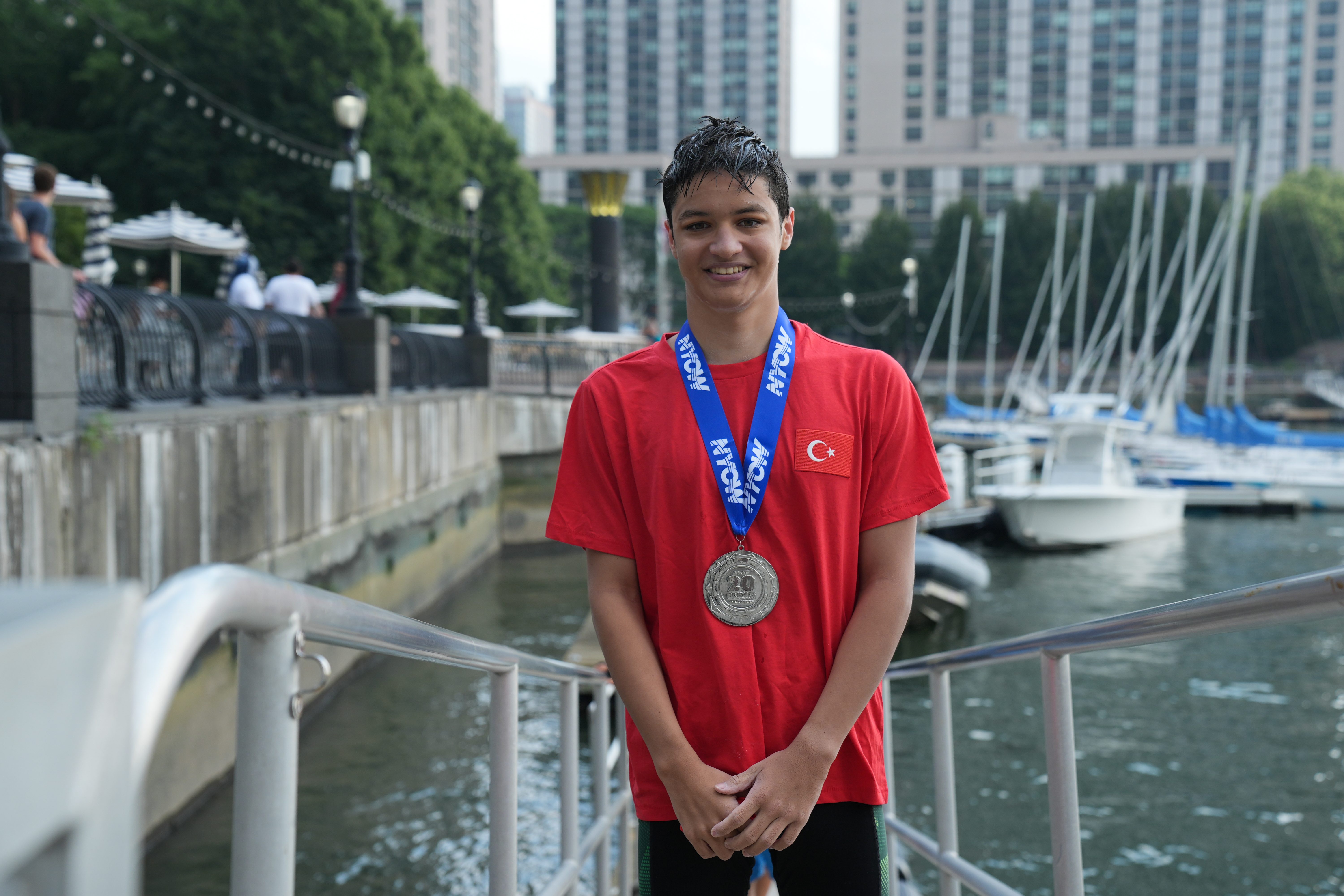 AA-20250728-38684308-38684297-TINEJDZER_IZ_TURSKE_USPJESNO_PREPLIVAO_20_ISPOD_MOSTOVA_OKO_MANHATTANA