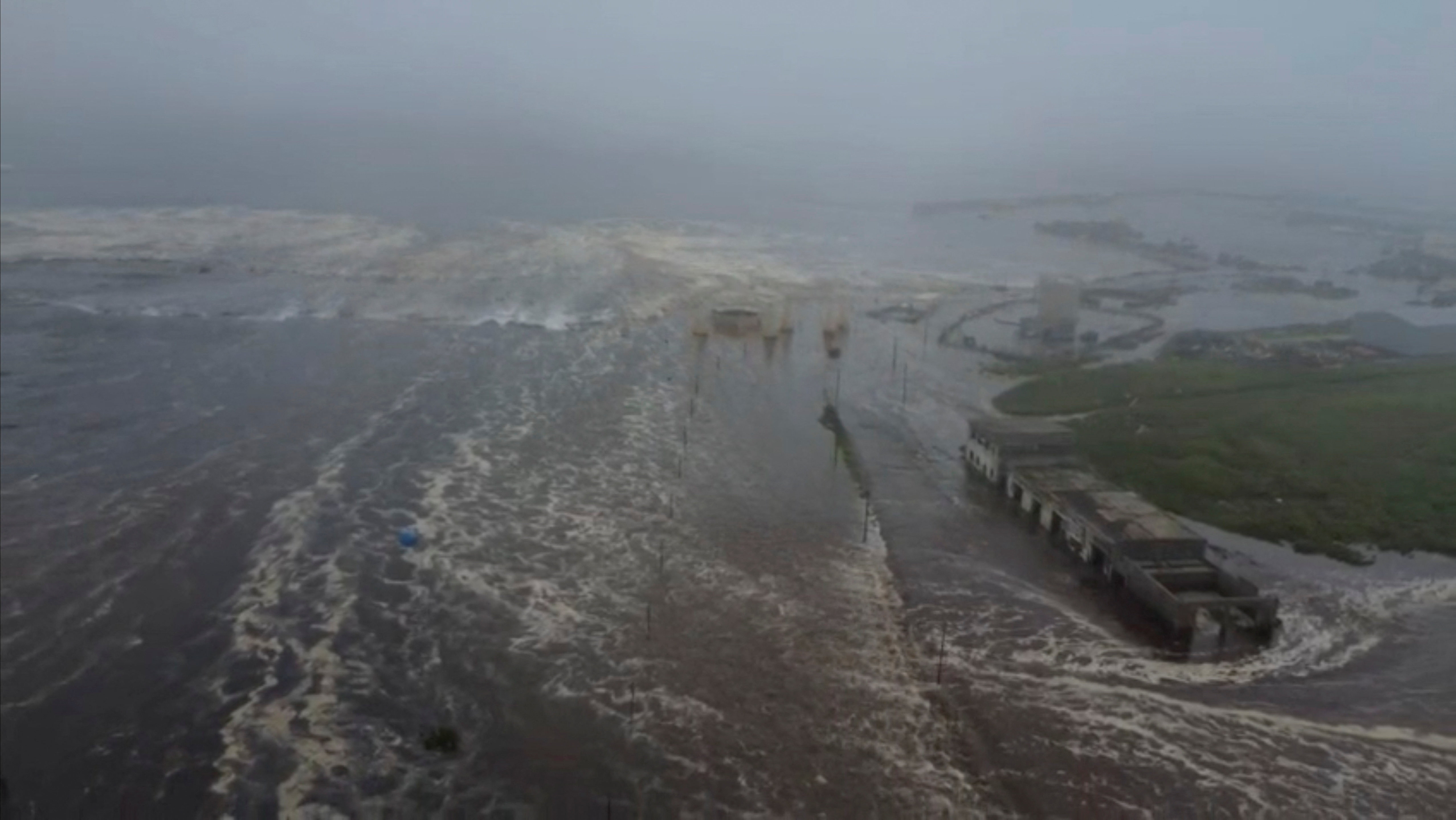 2025-07-30T054934Z_705465545_RC2TWFAS0ONX_RTRMADP_3_RUSSIA-QUAKE-PENINSULA