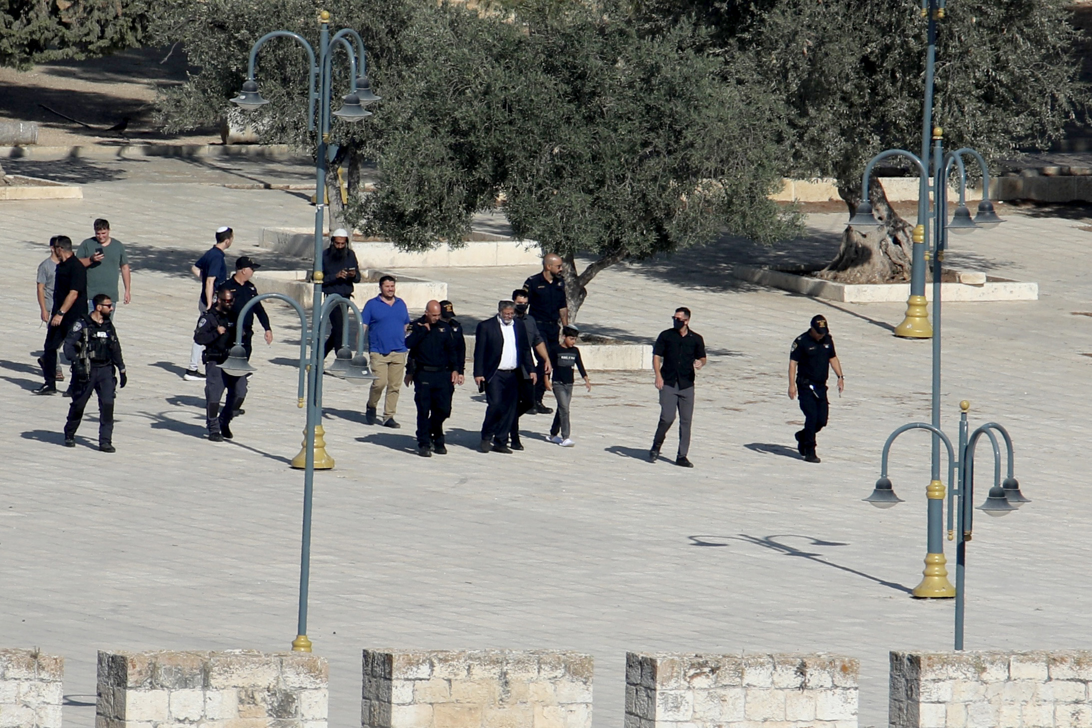 AA-20250803-38735579-38735564-IZRAELSKI_DOSELJENICI_PREDVODENI_MINISTROM_BENGVIROM_UPALI_U_DZAMIJU_ALAKSA