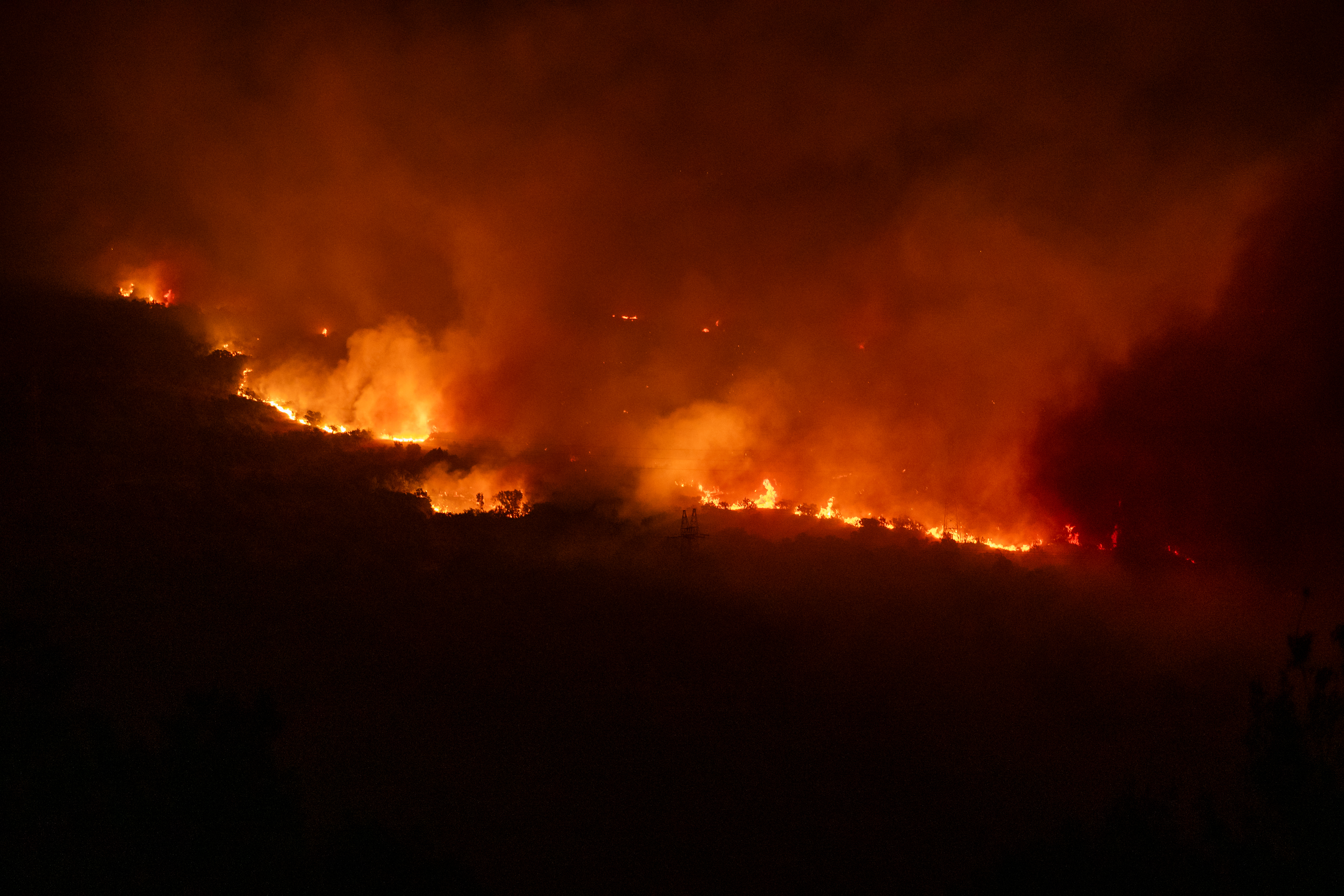 PODGORICA, CRNA GORA - 12. AUGUST 2025: Požari i dalje bjesne u Crnoj Gori,nja