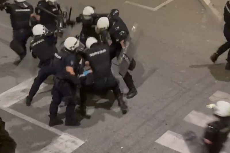 intervencija-policije-raa7f2f7qi015iacjsflfw8atlt677sruuejn9ba36