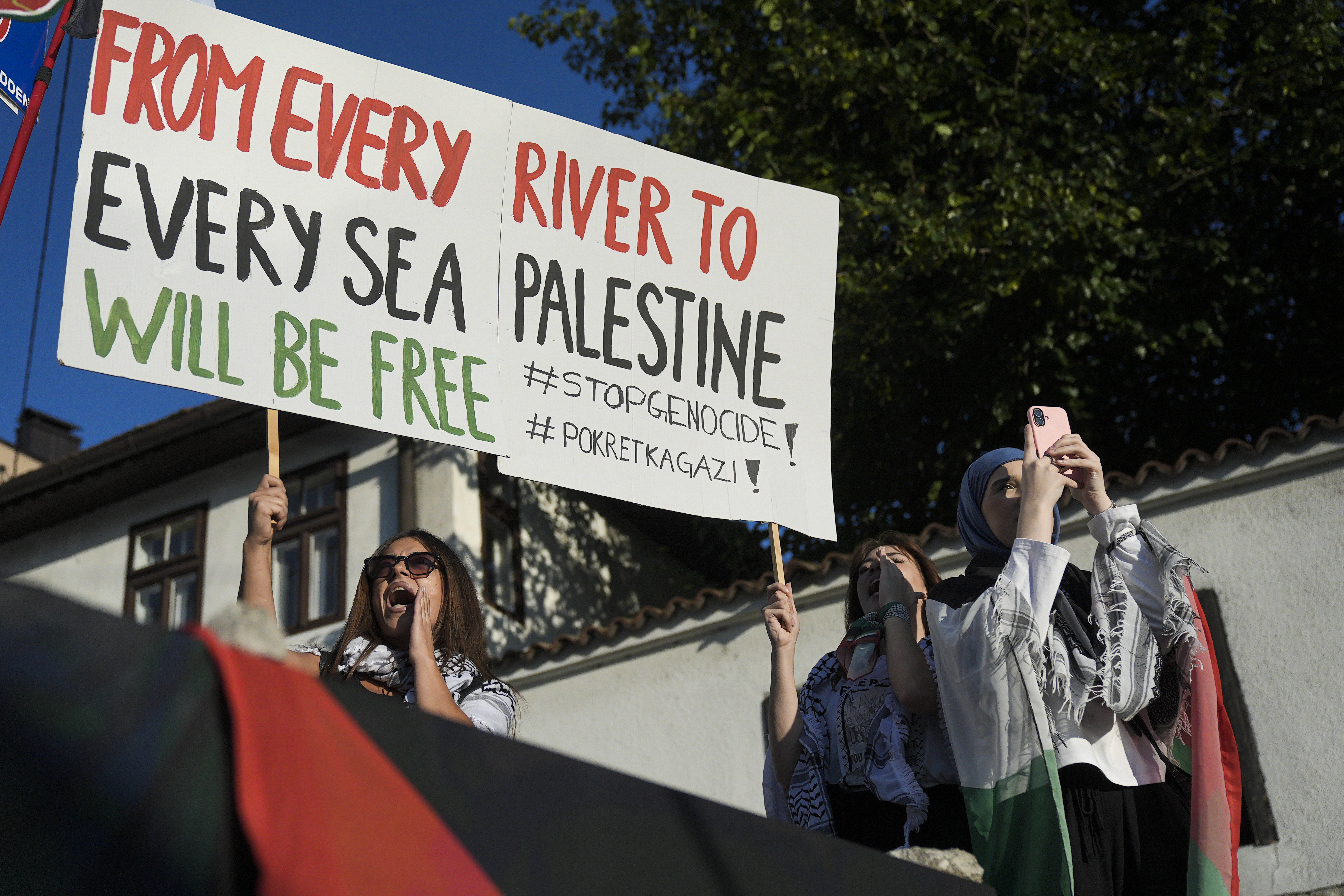 AA-20250904-39023046-39023029-POKRET_ZA_GAZU_ORGANIZIRAO_SIMBOLICNO_PUSTANJE_BRODICA_U_SARAJEVU_U_ZNAK_PODRSKE_PALESTINI_I_FLOTILI_SUMUD