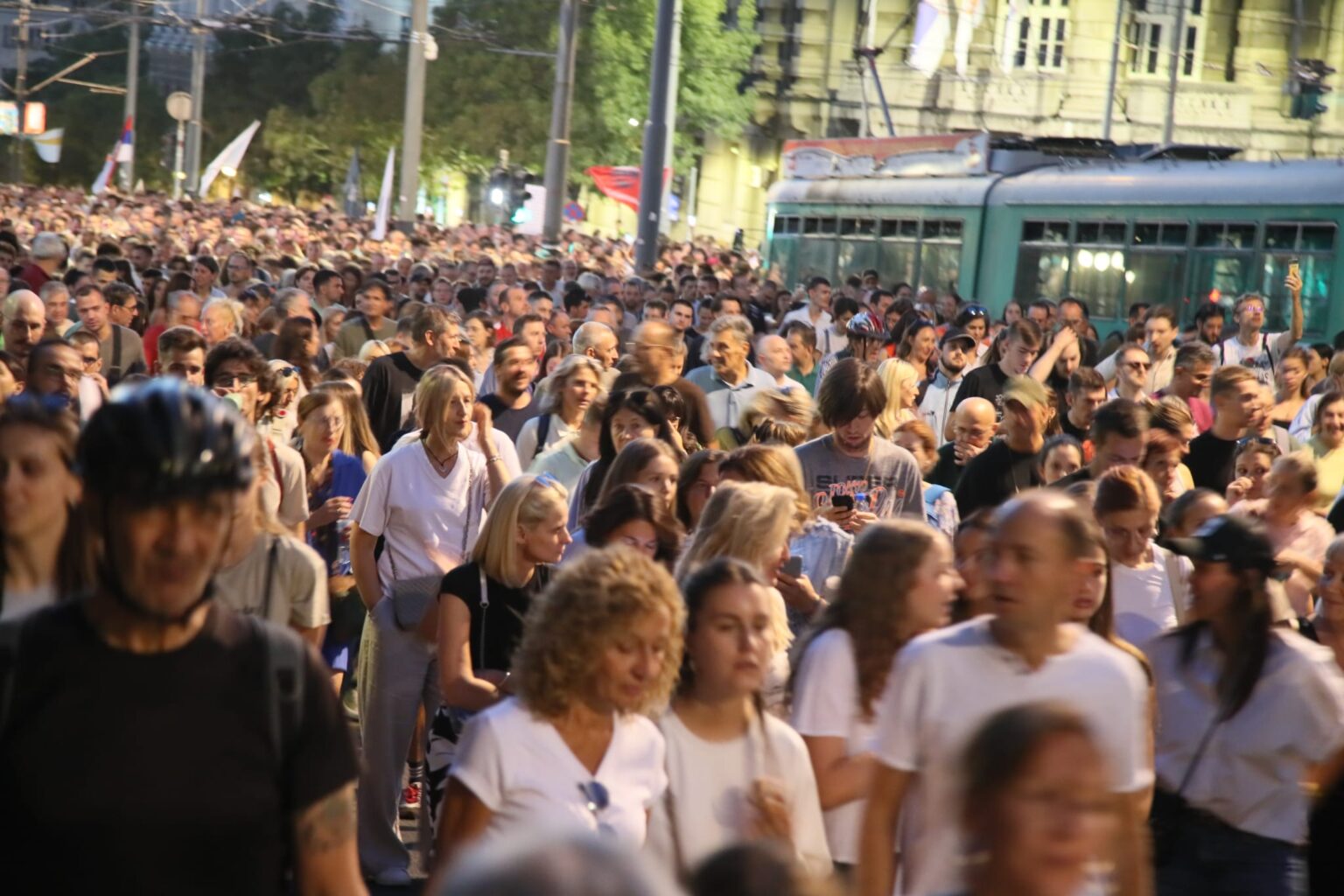 1756751856-veliki-protest-srednjoskolaca-i-studenata-10-meseci-od-pada-nadstresnice-foto-goran-srdanov-nova-rs-37-1536x1024