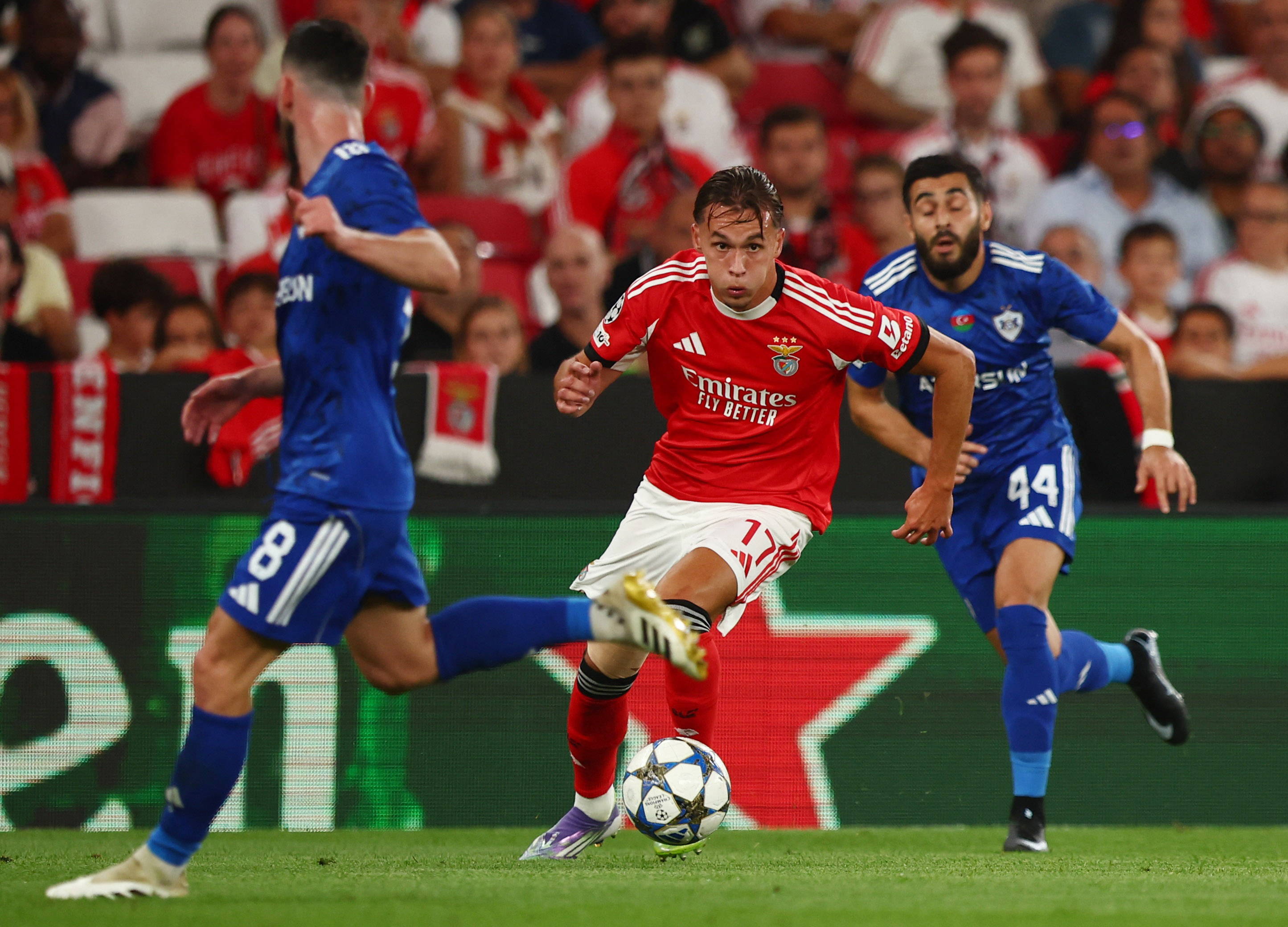 Soccer Football - UEFA Champions League - Benfica v Qarabag - Estadio da Luz, Lisbon, Portugal - September 16, 2025 Benfica's Amar Dedic in action REUTERS/Pedro Nunes