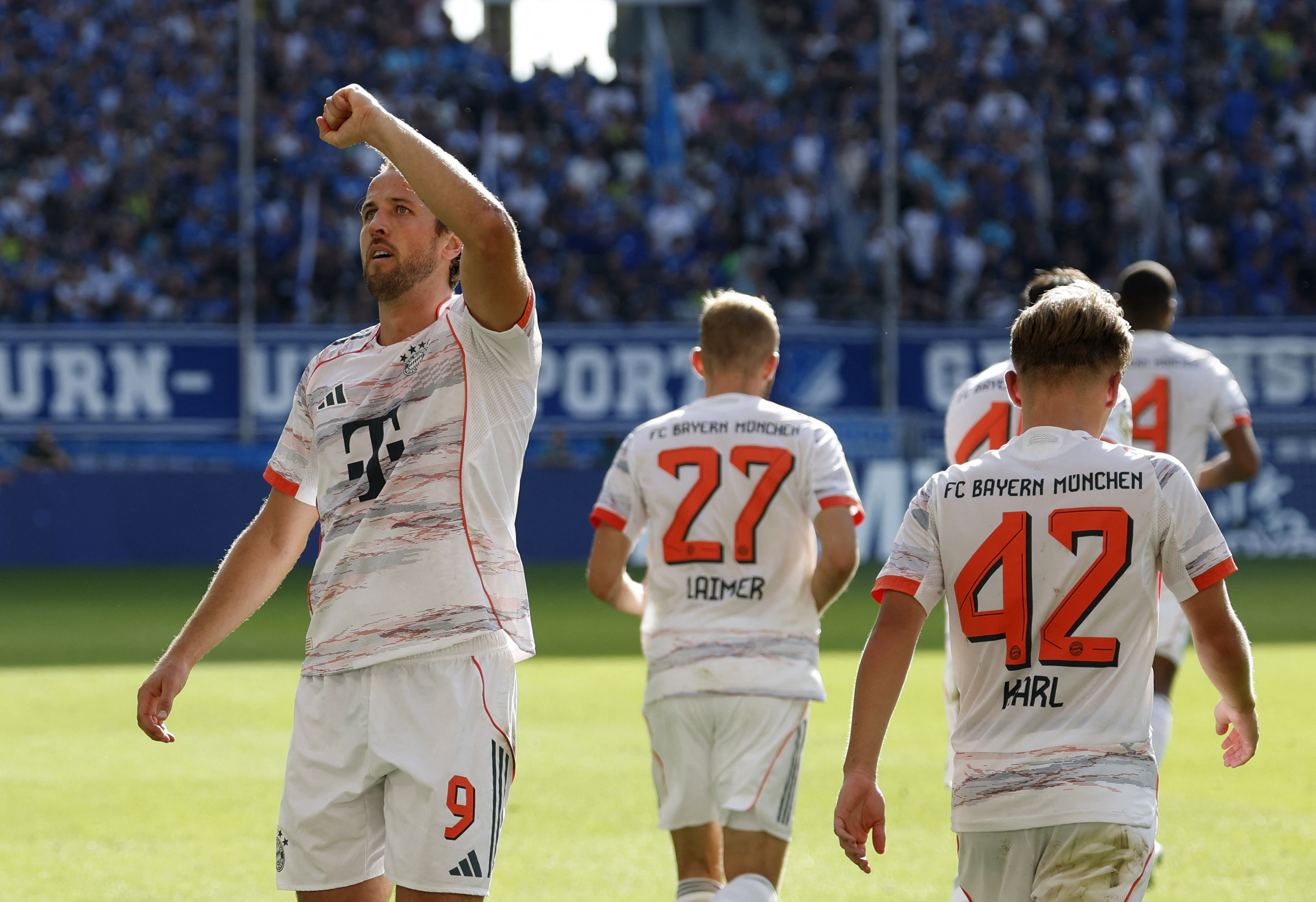 USE OF PHOTOGRAPHS AS IMAGE SEQUENCES AND/OR QUASI-VIDEO.