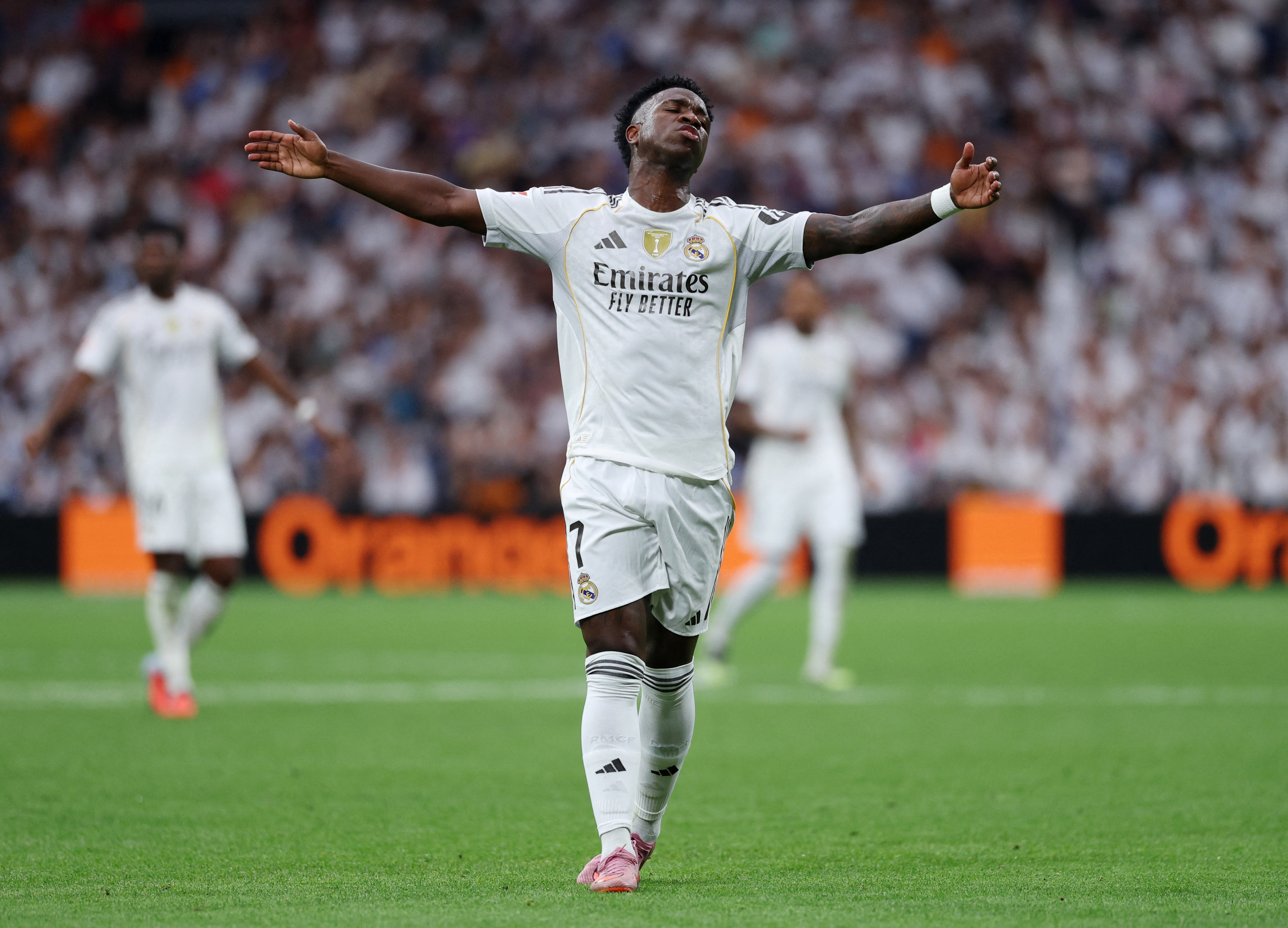 Soccer Football - LaLiga - Real Madrid v Espanyol - Santiago Bernabeu, Madrid, Spain - September 20, 2025 Real Madrid's Vinicius Junior reacts REUTERS/Juan Medina
