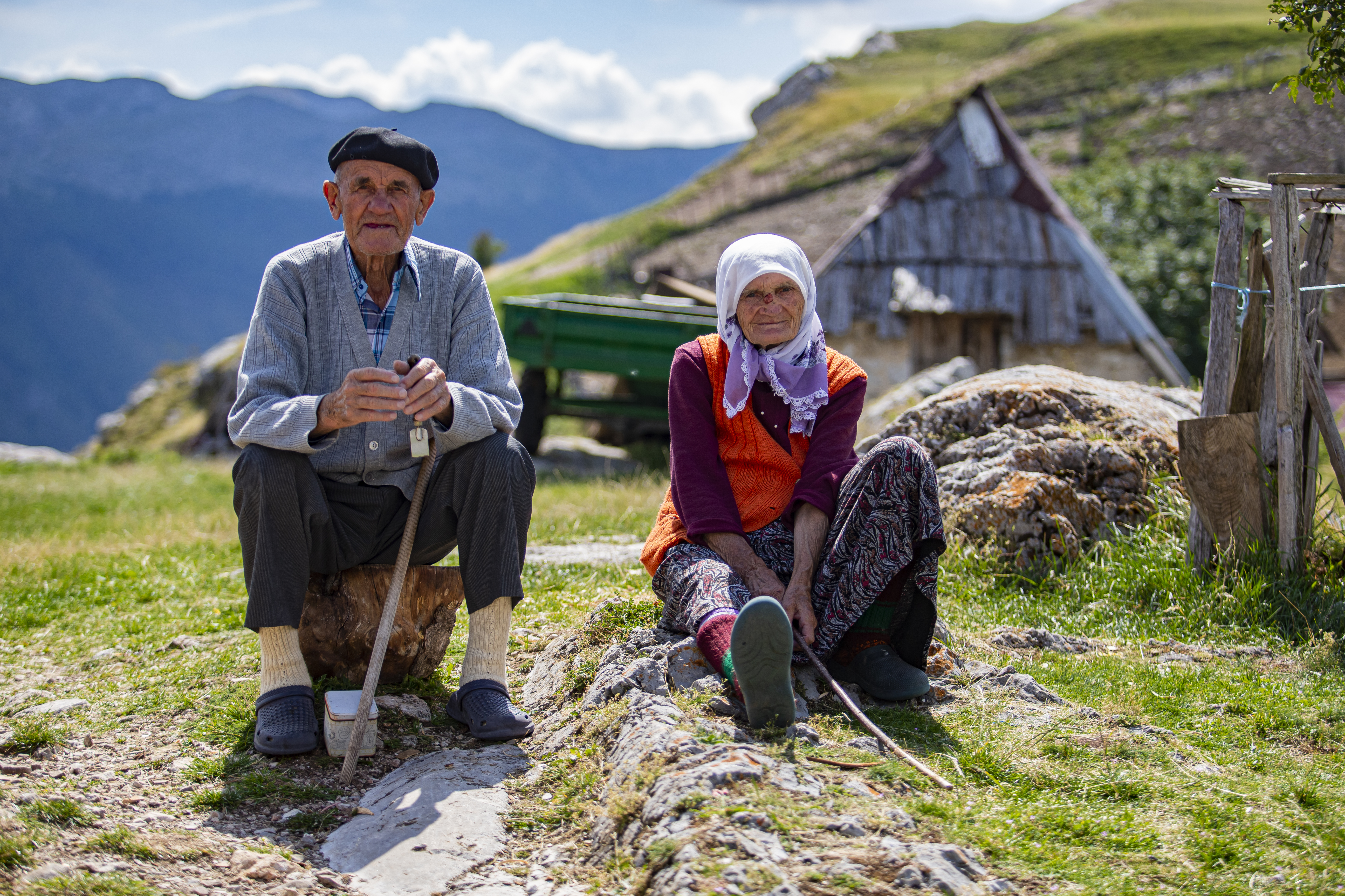 Smješteno na nadmorskoj visini od 1.495 metara, Lukomir je najviše stalno naseljeno selo u Bosni i Hercegovini